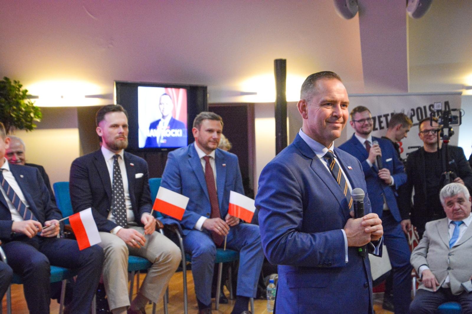 Zdjęcie w galerii na portalu naszraciborz.pl: Tu jest Polska! Karol Nawrocki, prezes IPN i kandydat na urząd Prezydenta RP, odwiedził Racibórz wiadomości z regionu