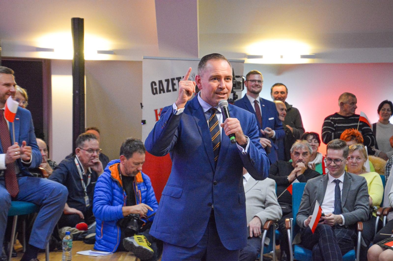 Zdjęcie w galerii na portalu naszraciborz.pl: Tu jest Polska! Karol Nawrocki, prezes IPN i kandydat na urząd Prezydenta RP, odwiedził Racibórz wiadomości z regionu