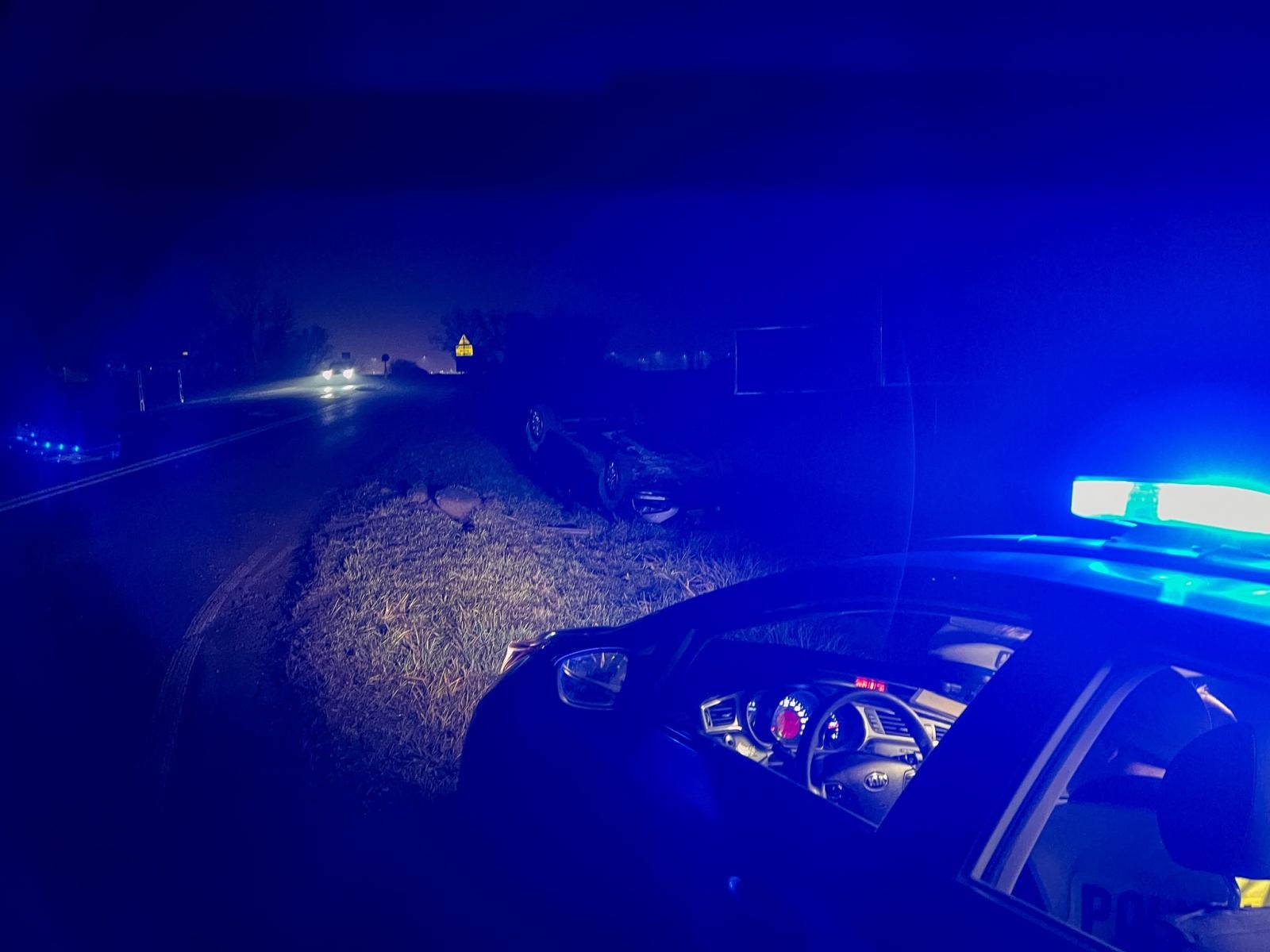 Zdjęcie w galerii na portalu naszraciborz.pl: Zderzenie i dachowanie za mostem na Uldze wiadomości z regionu