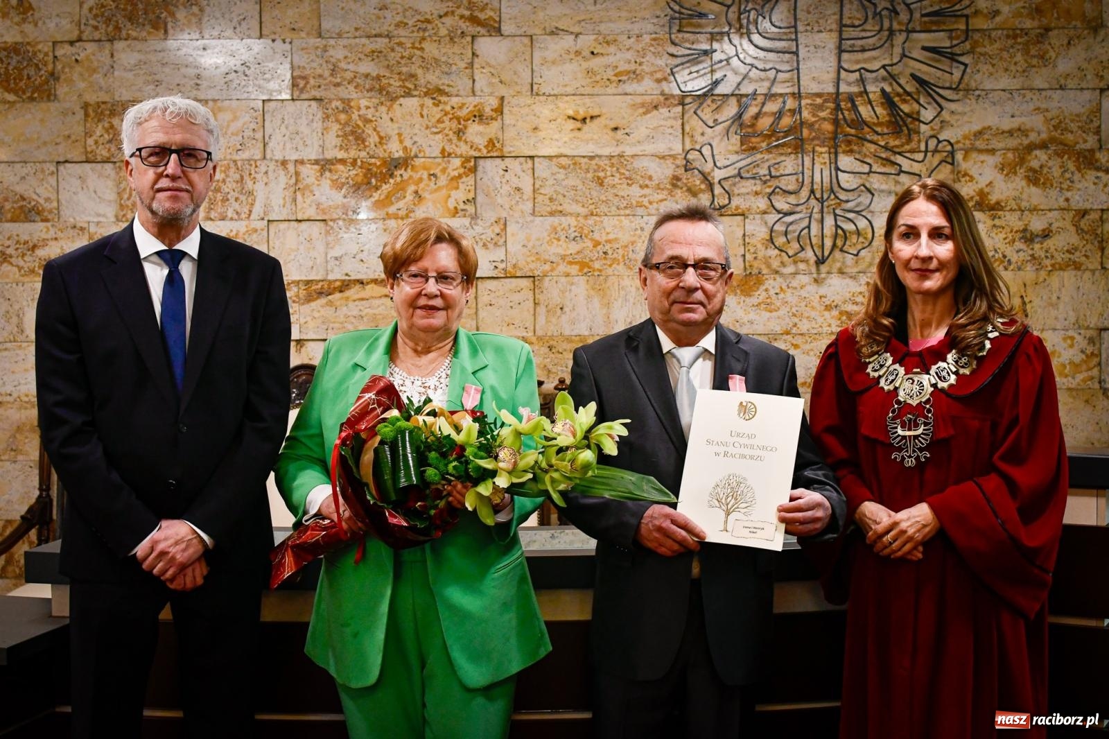 Zdjęcie w galerii na portalu naszraciborz.pl: Złote gody w raciborskim USC [FOTO i WIDEO] wiadomości z regionu