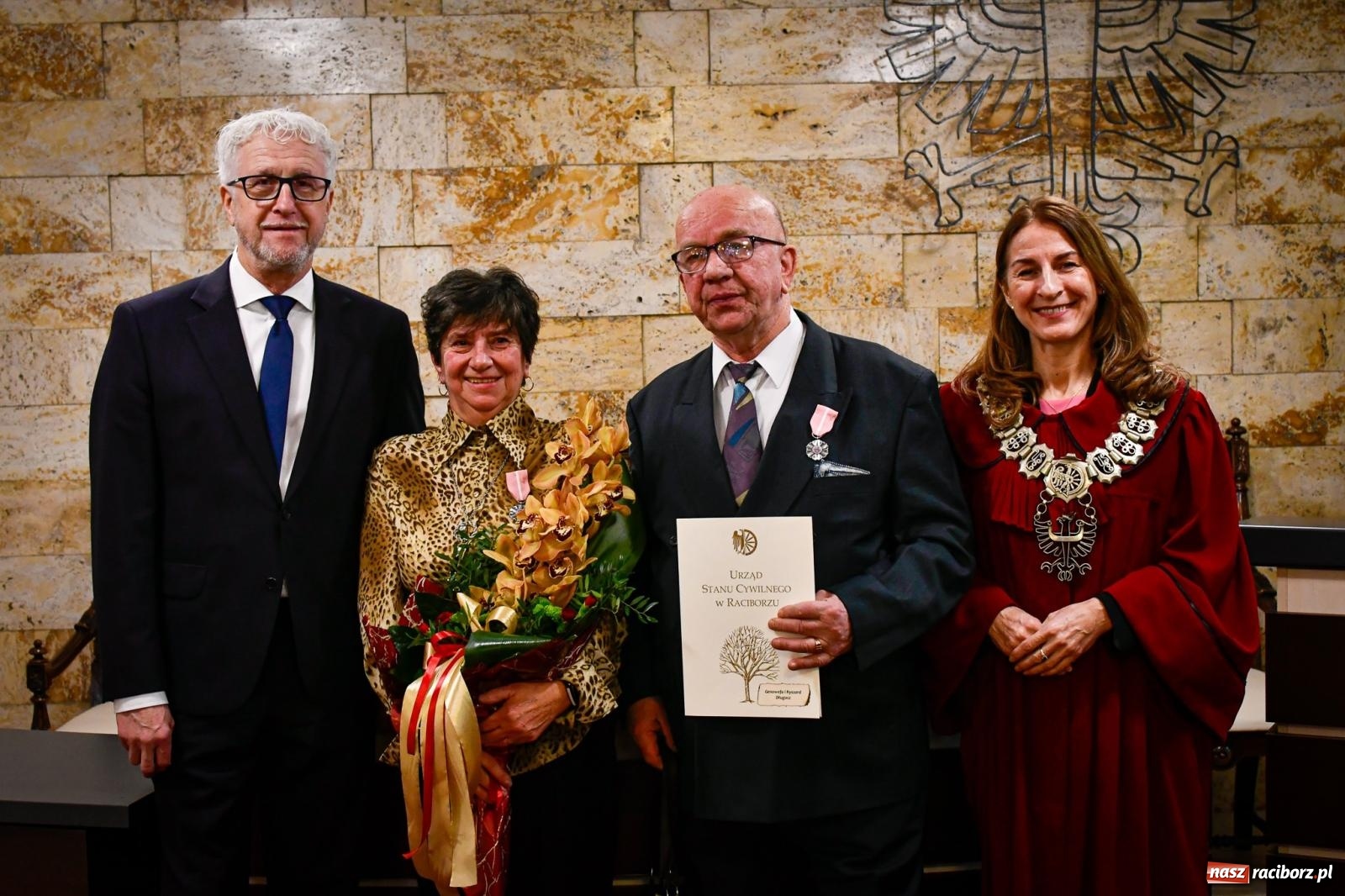Zdjęcie w galerii na portalu naszraciborz.pl: Złote gody w raciborskim USC [FOTO i WIDEO] wiadomości z regionu