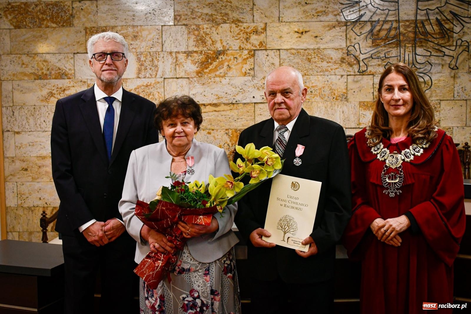 Zdjęcie w galerii na portalu naszraciborz.pl: Złote gody w raciborskim USC [FOTO i WIDEO] wiadomości z regionu