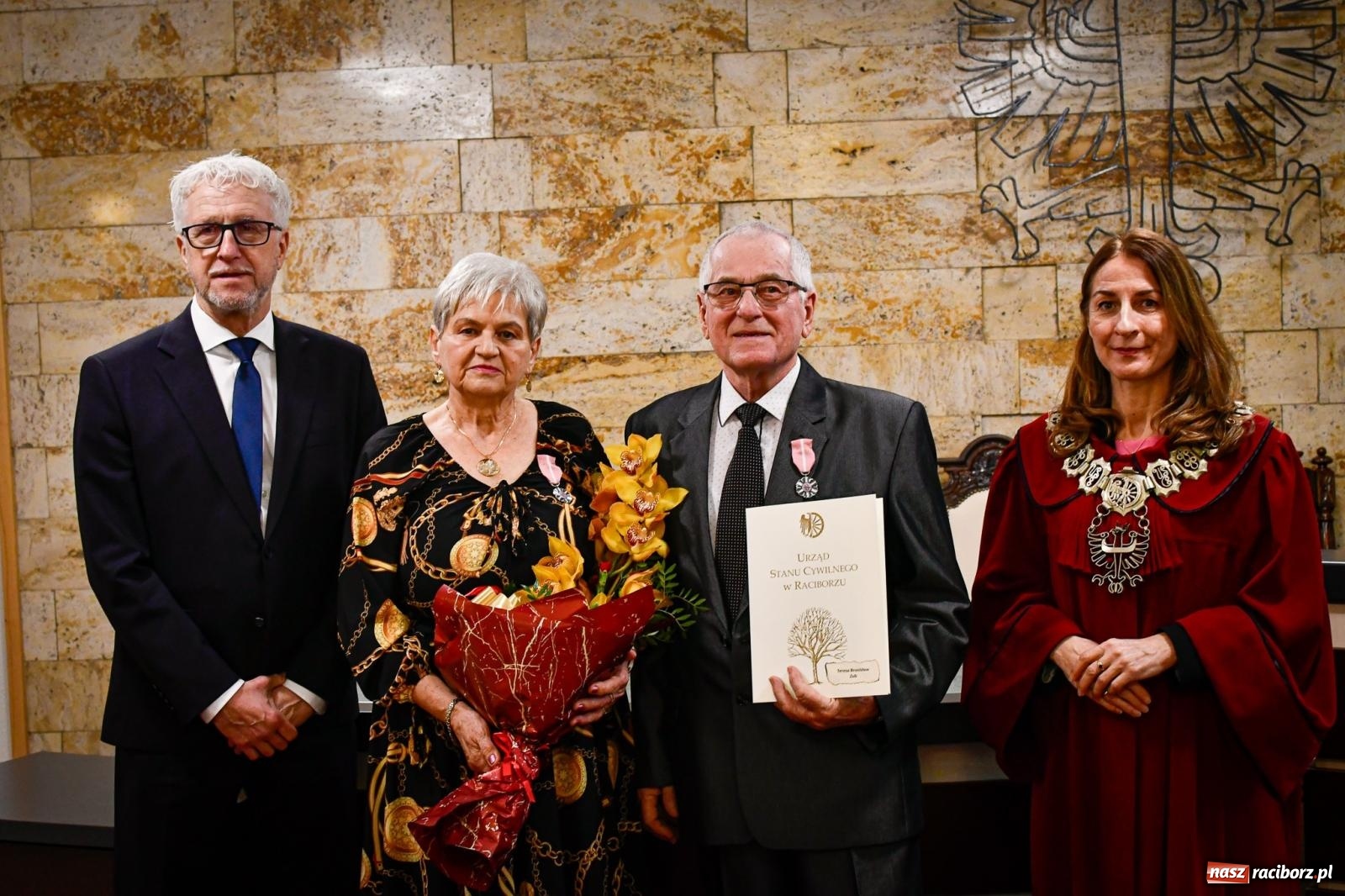 Zdjęcie w galerii na portalu naszraciborz.pl: Złote gody w raciborskim USC [FOTO i WIDEO] wiadomości z regionu