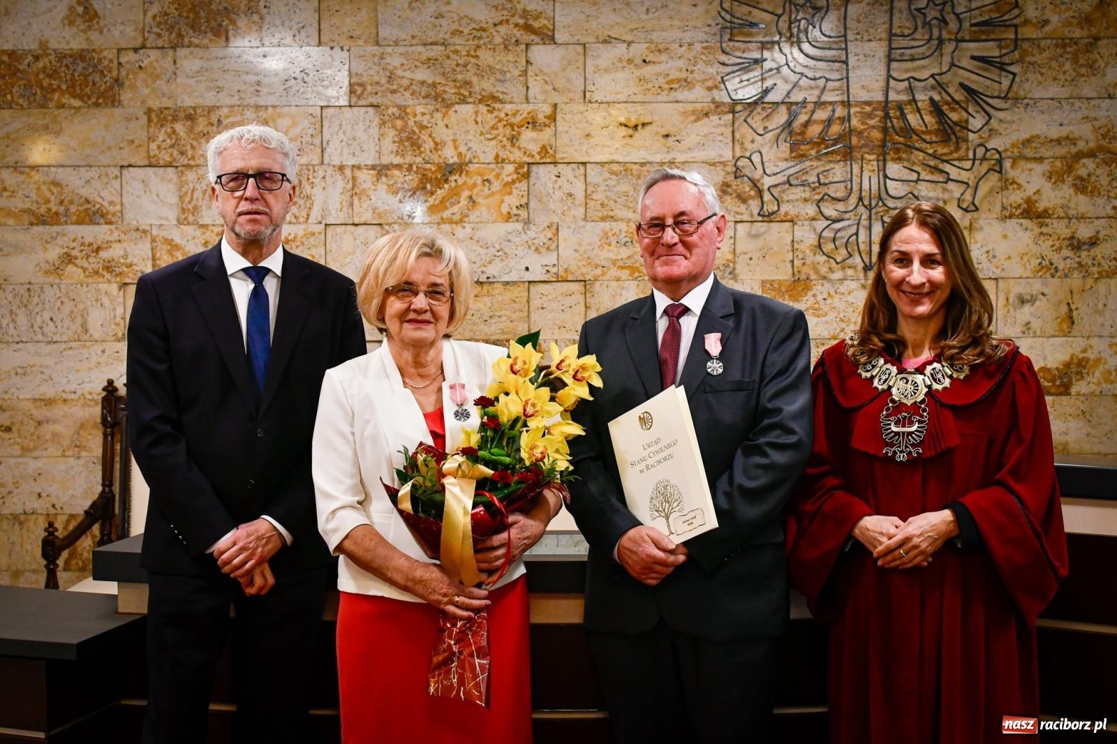 Zdjęcie w galerii na portalu naszraciborz.pl: Złote gody w raciborskim USC [FOTO i WIDEO] wiadomości z regionu