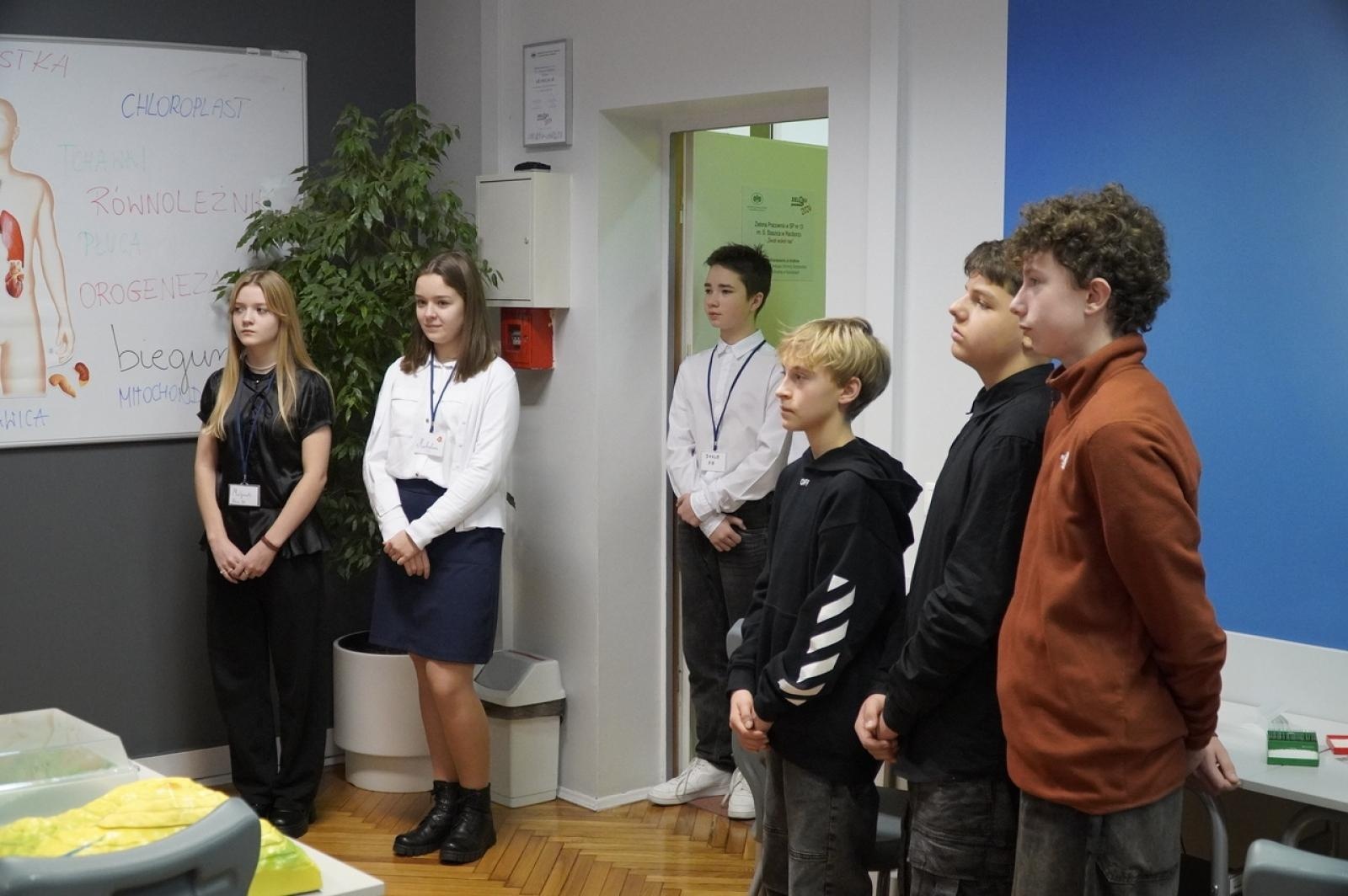 Zdjęcie w galerii na portalu naszraciborz.pl: Świat wokół nas - Zielona Pracownia w SP 13 już otwarta wiadomości z regionu