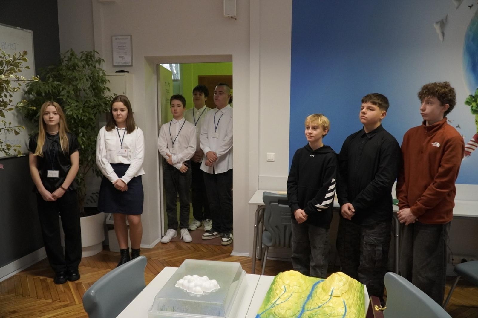 Zdjęcie w galerii na portalu naszraciborz.pl: Świat wokół nas - Zielona Pracownia w SP 13 już otwarta wiadomości z regionu