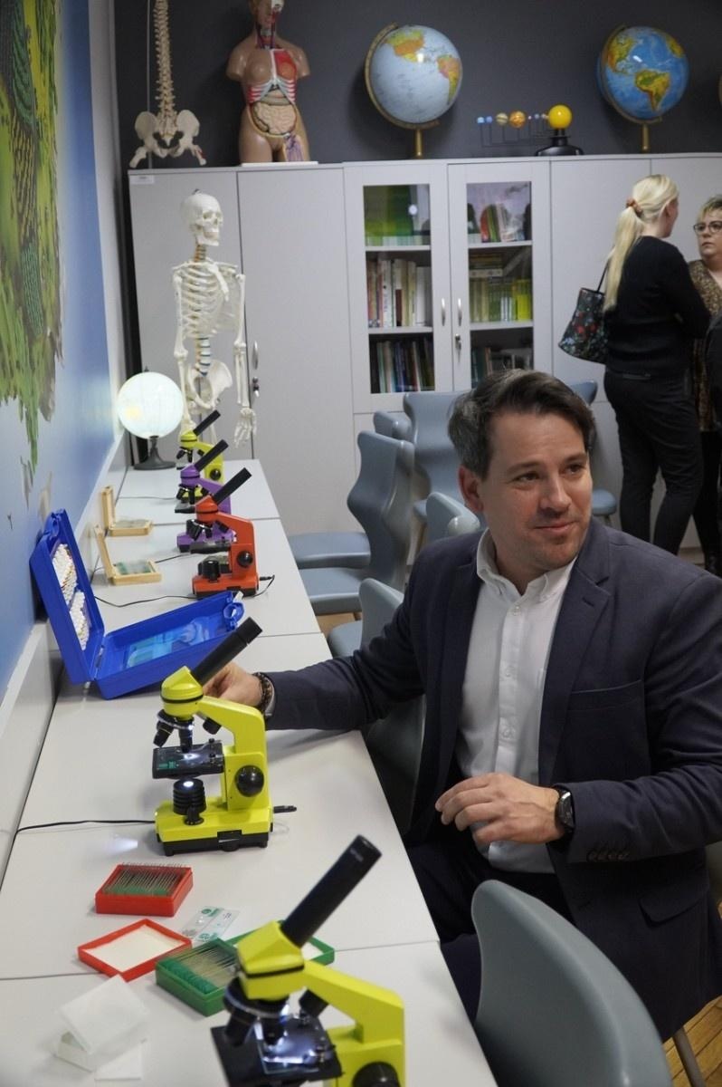 Zdjęcie w galerii na portalu naszraciborz.pl: Świat wokół nas - Zielona Pracownia w SP 13 już otwarta wiadomości z regionu