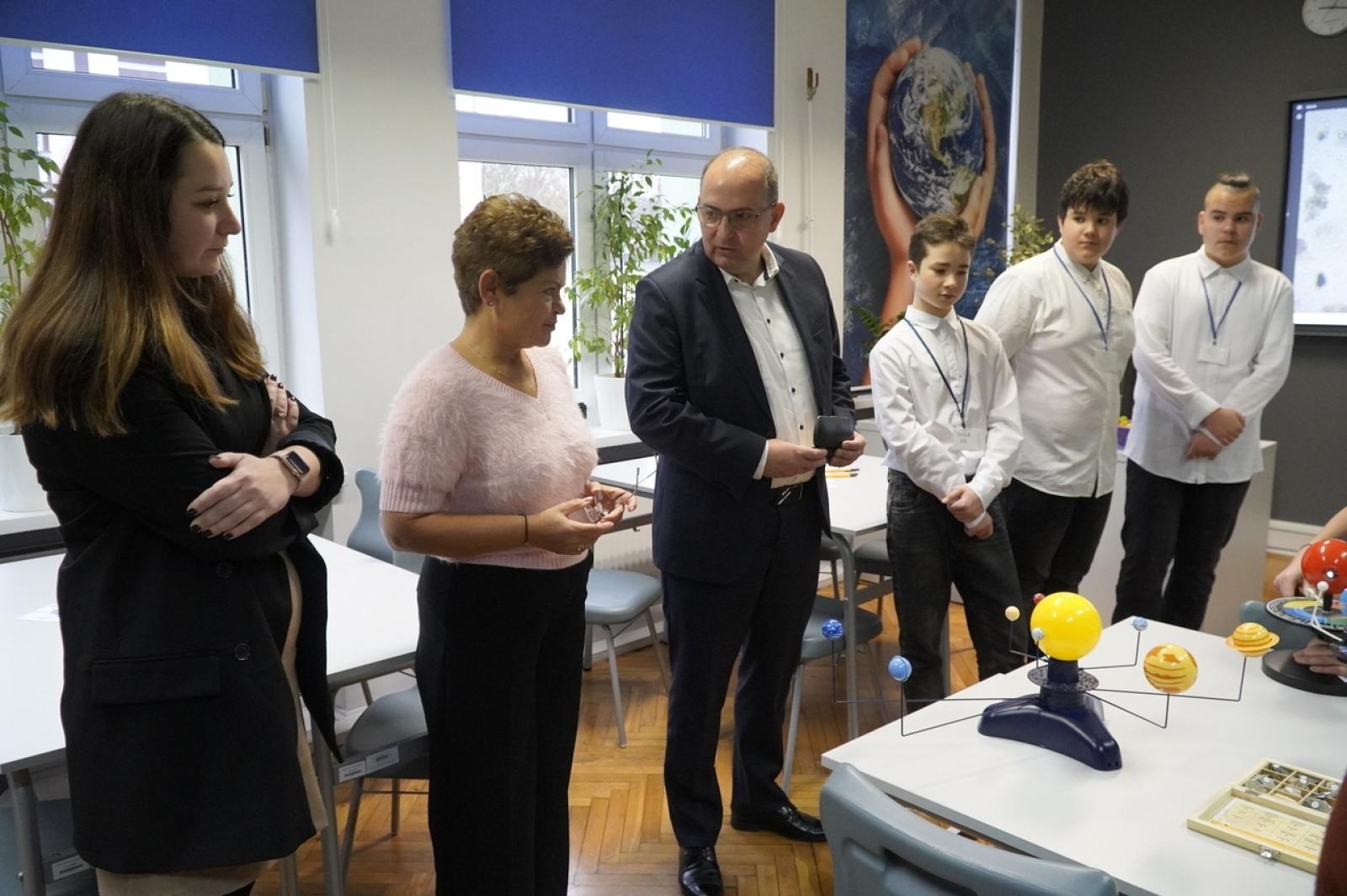 Zdjęcie w galerii na portalu naszraciborz.pl: Świat wokół nas - Zielona Pracownia w SP 13 już otwarta wiadomości z regionu