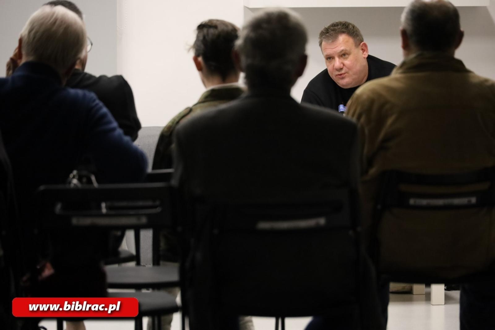 Zdjęcie w galerii na portalu naszraciborz.pl: Chłopcy, co wy narobiliście? Borys Tynka ponownie w Raciborzu wiadomości z regionu