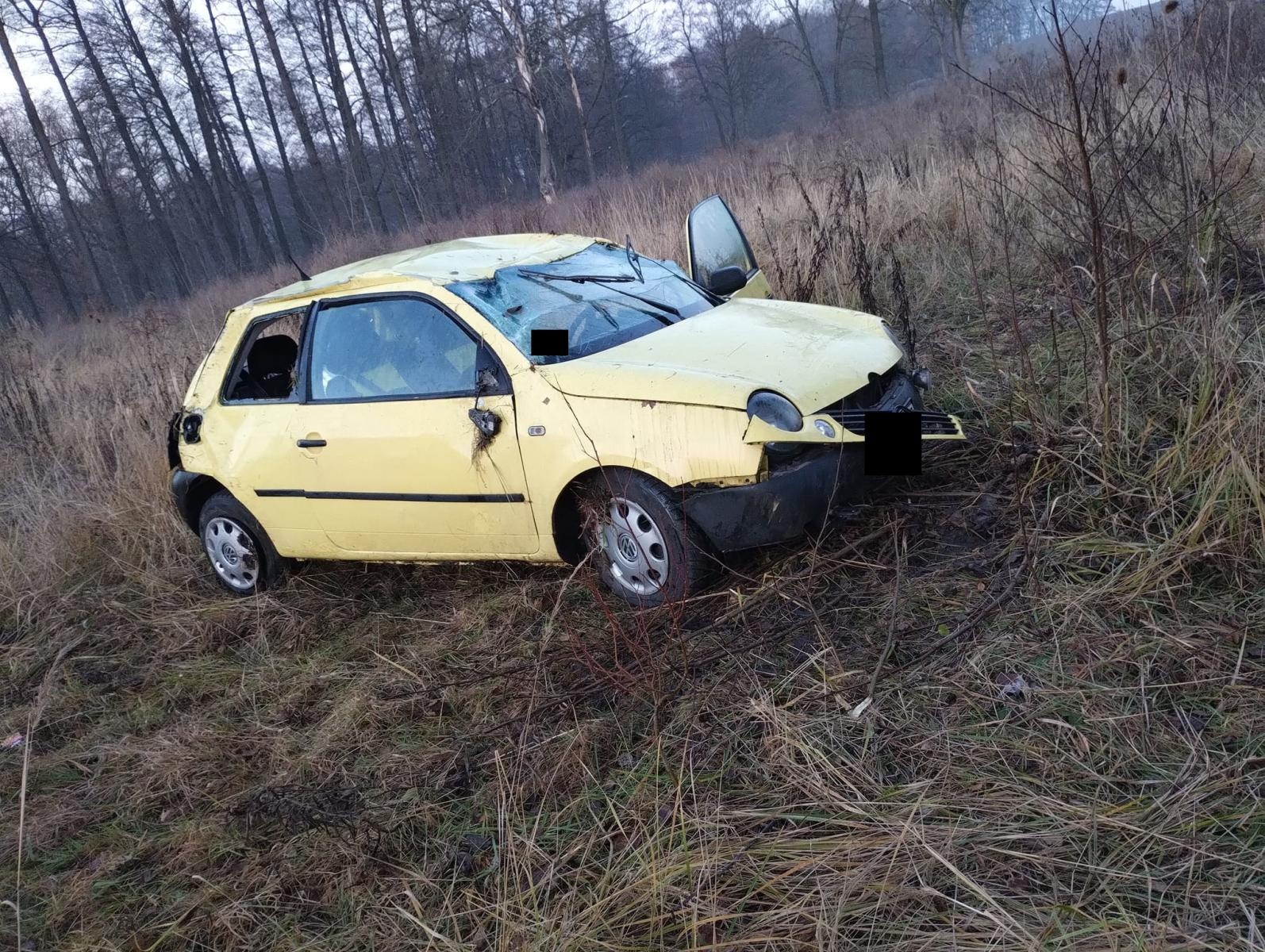 Zdjęcie w galerii na portalu naszraciborz.pl: Pijacki rajd w Rzuchowie zakończony dachowaniem [FOTO] wiadomości z regionu