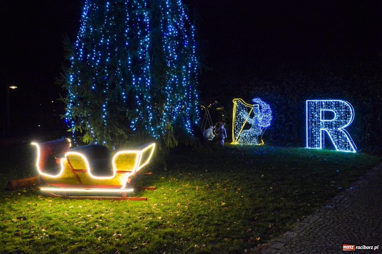 Zdjęcie w galerii na portalu naszraciborz.pl: Zamek gotowy na jarmark. Zobaczcie jak przystrojono dziedziniec [FOTO i WIDEO] wiadomości z regionu