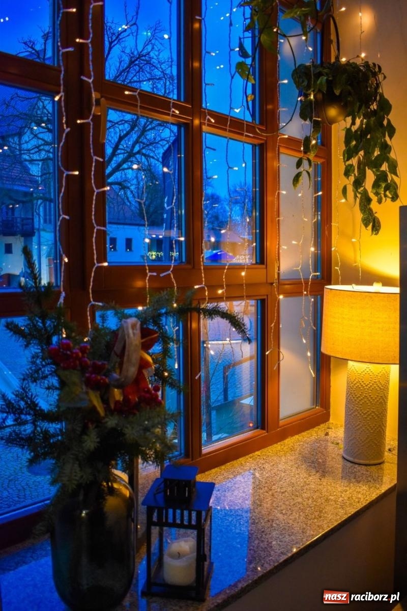 Zdjęcie w galerii na portalu naszraciborz.pl: Zamek gotowy na jarmark. Zobaczcie jak przystrojono dziedziniec [FOTO i WIDEO] wiadomości z regionu