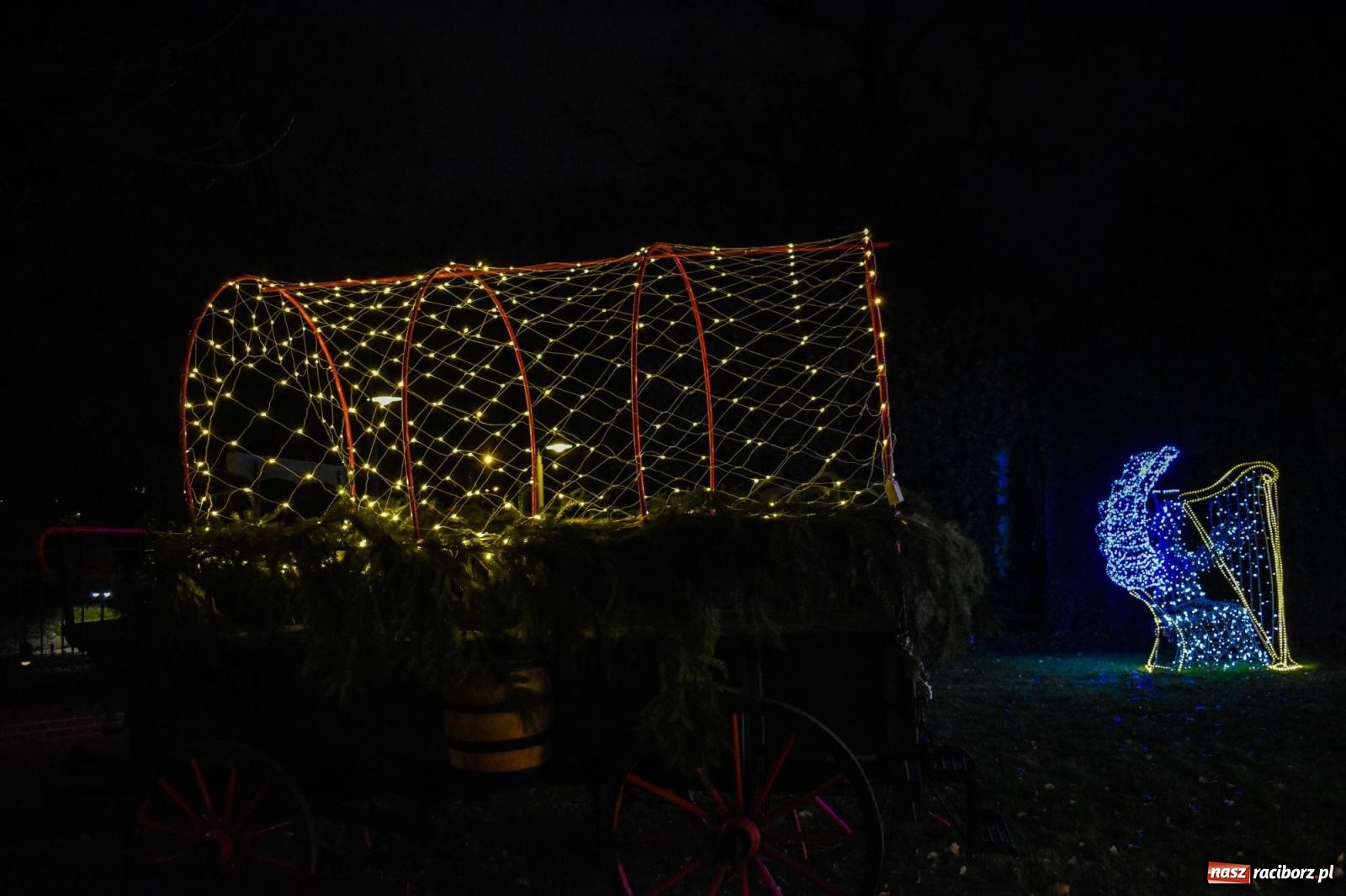 Zdjęcie w galerii na portalu naszraciborz.pl: Zamek gotowy na jarmark. Zobaczcie jak przystrojono dziedziniec [FOTO i WIDEO] wiadomości z regionu