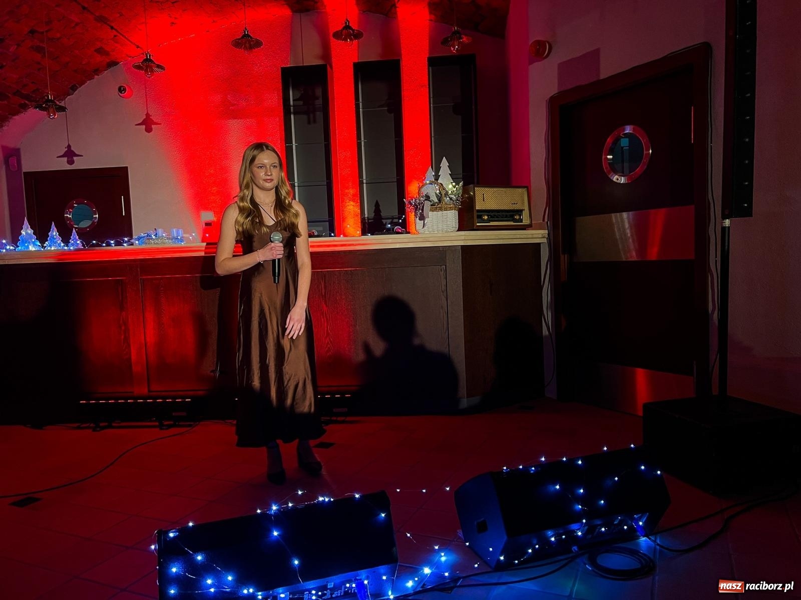 Zdjęcie w galerii na portalu naszraciborz.pl: Jesienne śpiewanie Mirażu w piwnicy zamkowej Słodowni [FOTO i WIDEO] wiadomości z regionu