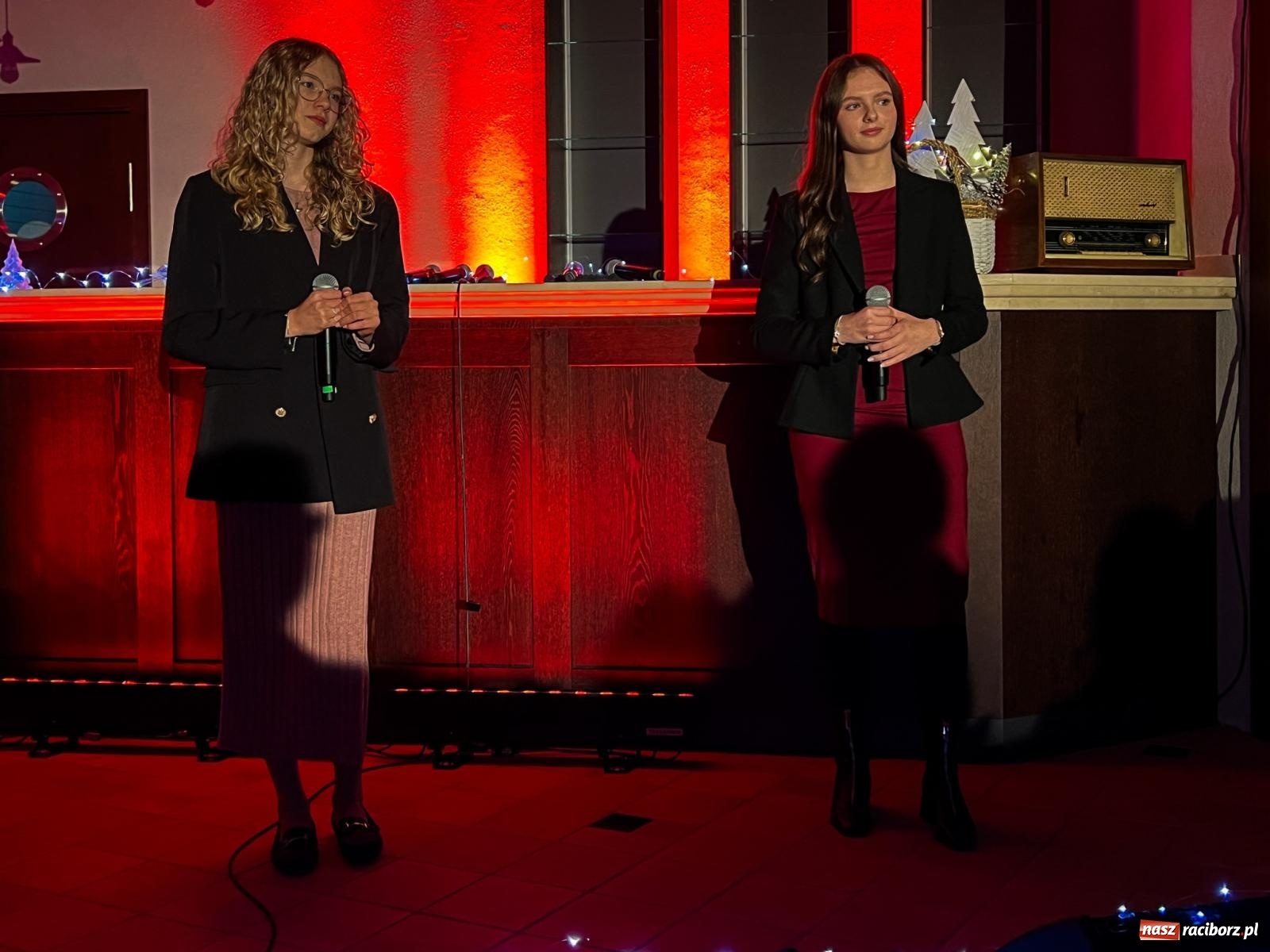 Zdjęcie w galerii na portalu naszraciborz.pl: Jesienne śpiewanie Mirażu w piwnicy zamkowej Słodowni [FOTO i WIDEO] wiadomości z regionu