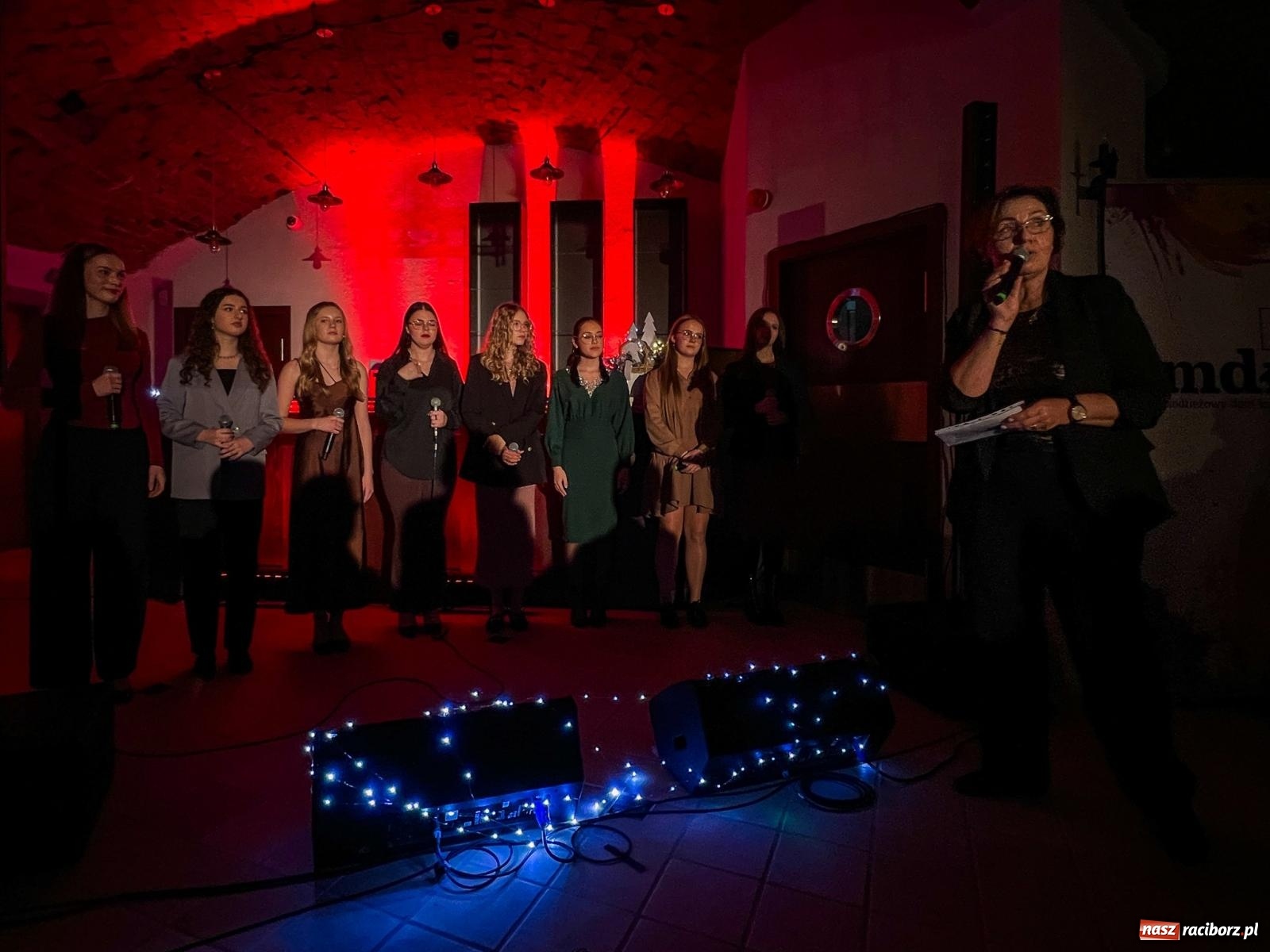 Zdjęcie w galerii na portalu naszraciborz.pl: Jesienne śpiewanie Mirażu w piwnicy zamkowej Słodowni [FOTO i WIDEO] wiadomości z regionu