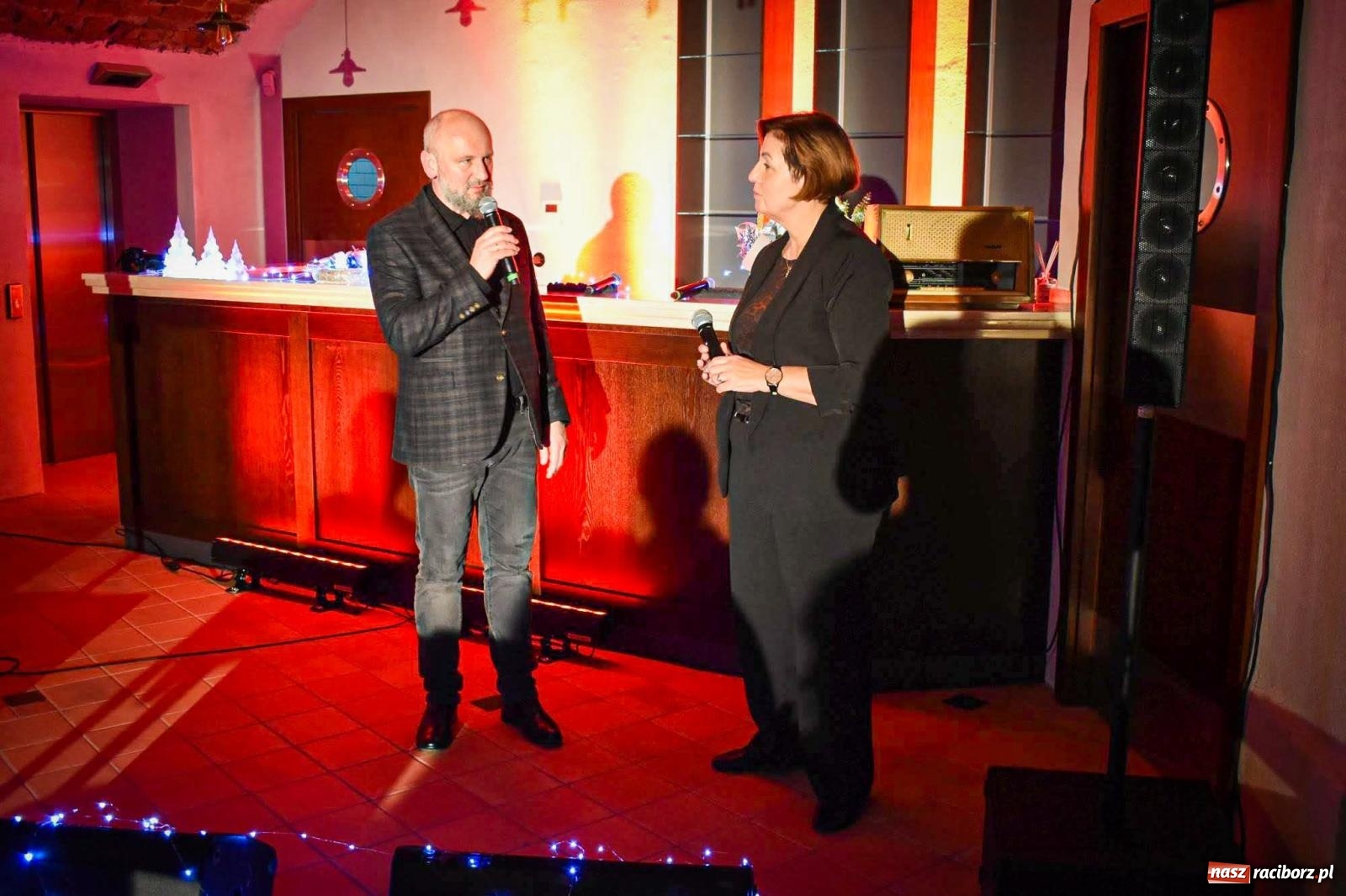 Zdjęcie w galerii na portalu naszraciborz.pl: Jesienne śpiewanie Mirażu w piwnicy zamkowej Słodowni [FOTO i WIDEO] wiadomości z regionu