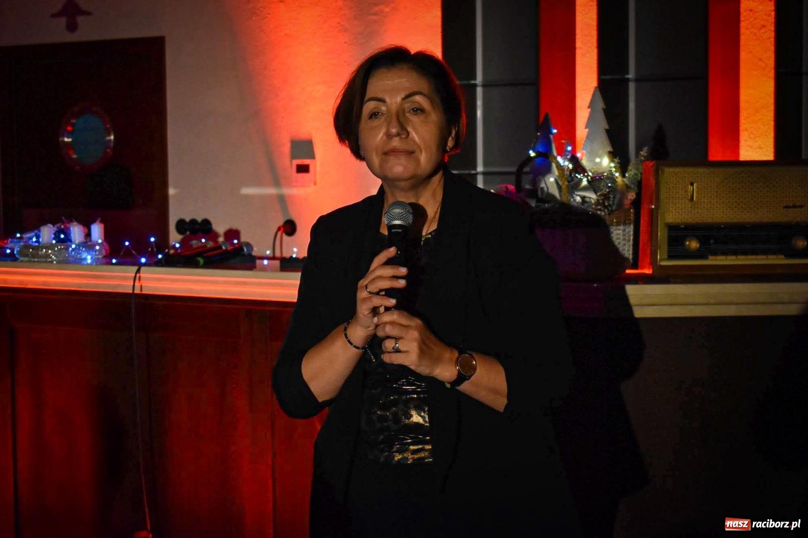 Zdjęcie w galerii na portalu naszraciborz.pl: Jesienne śpiewanie Mirażu w piwnicy zamkowej Słodowni [FOTO i WIDEO] wiadomości z regionu