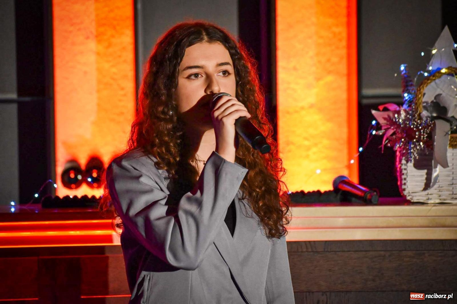 Zdjęcie w galerii na portalu naszraciborz.pl: Jesienne śpiewanie Mirażu w piwnicy zamkowej Słodowni [FOTO i WIDEO] wiadomości z regionu