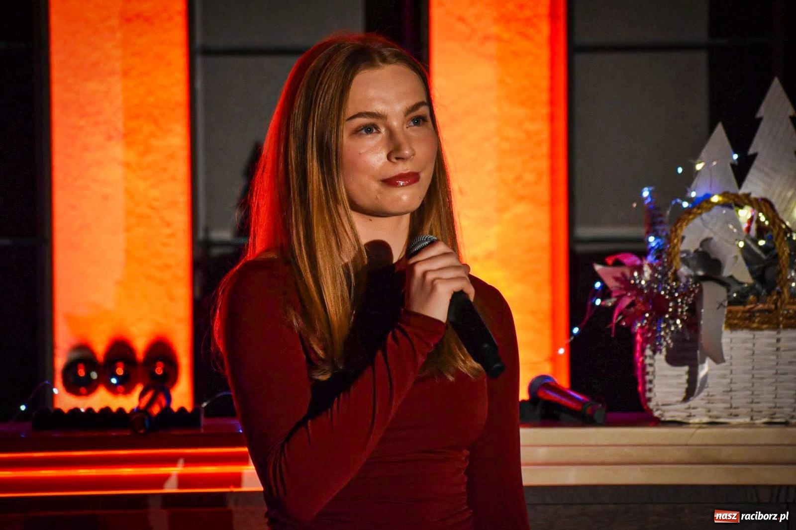 Zdjęcie w galerii na portalu naszraciborz.pl: Jesienne śpiewanie Mirażu w piwnicy zamkowej Słodowni [FOTO i WIDEO] wiadomości z regionu