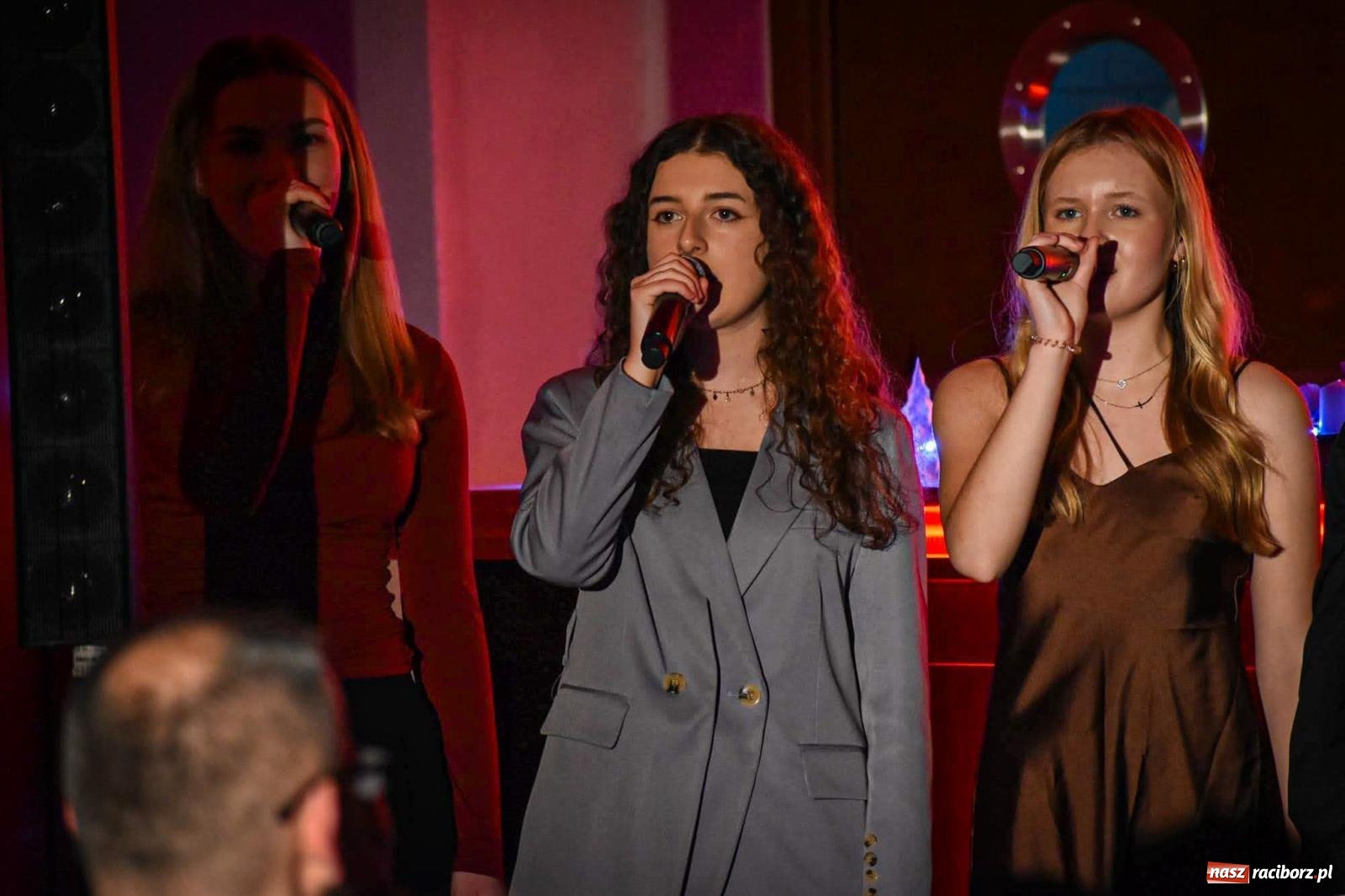 Zdjęcie w galerii na portalu naszraciborz.pl: Jesienne śpiewanie Mirażu w piwnicy zamkowej Słodowni [FOTO i WIDEO] wiadomości z regionu