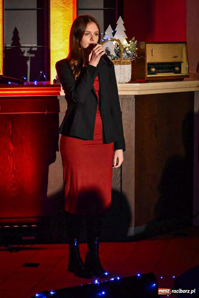 Zdjęcie w galerii na portalu naszraciborz.pl: Jesienne śpiewanie Mirażu w piwnicy zamkowej Słodowni [FOTO i WIDEO] wiadomości z regionu