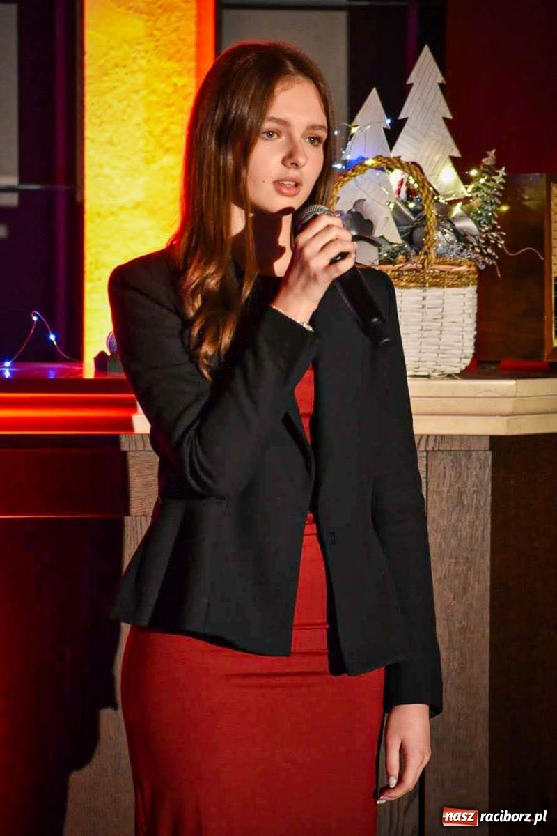 Zdjęcie w galerii na portalu naszraciborz.pl: Jesienne śpiewanie Mirażu w piwnicy zamkowej Słodowni [FOTO i WIDEO] wiadomości z regionu