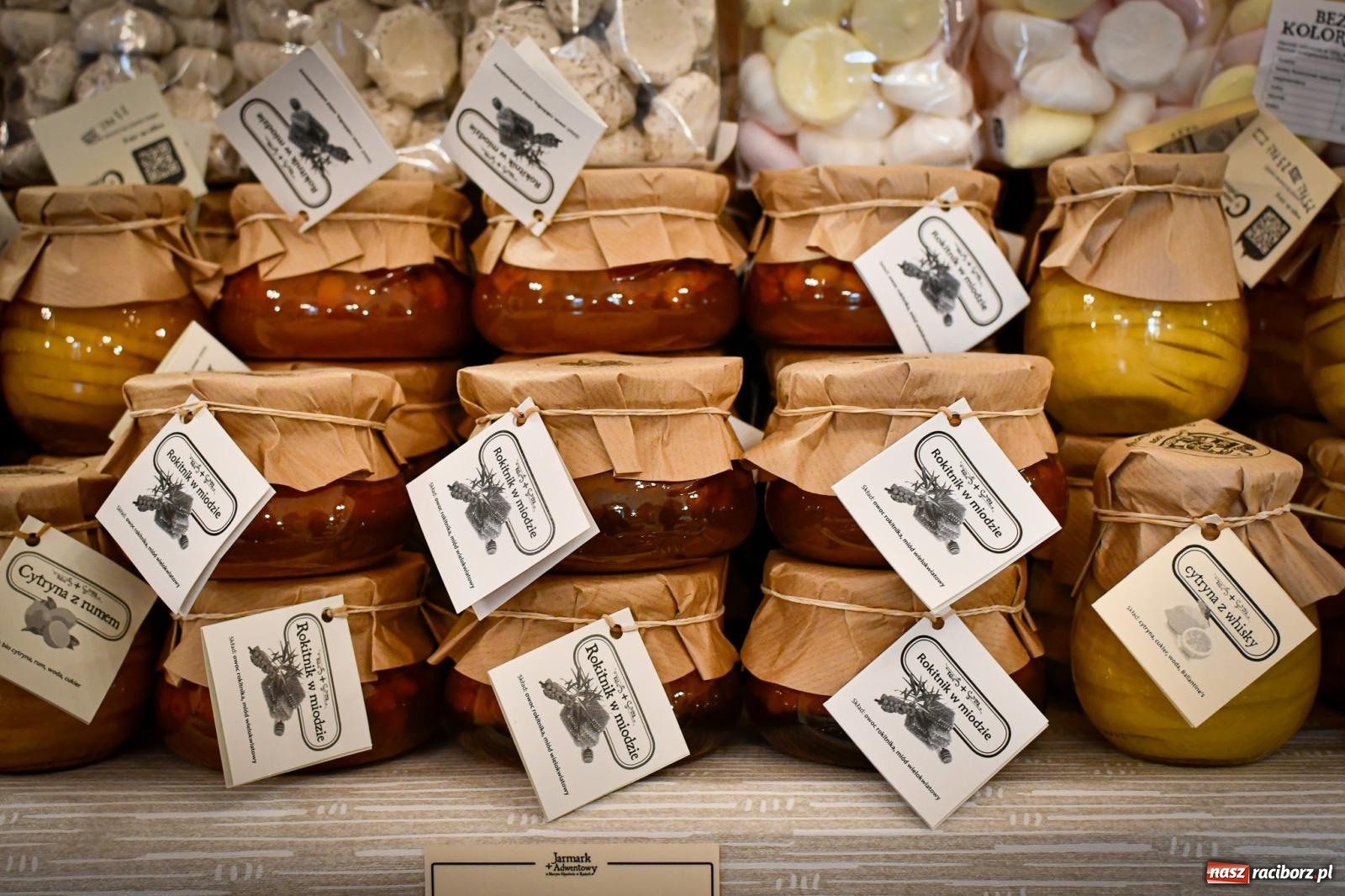 Zdjęcie w galerii na portalu naszraciborz.pl: Ruszył Adwentowy Jarmark w Starym Opactwie w Rudach – zaproszenie na magiczny czas świąt wiadomości z regionu