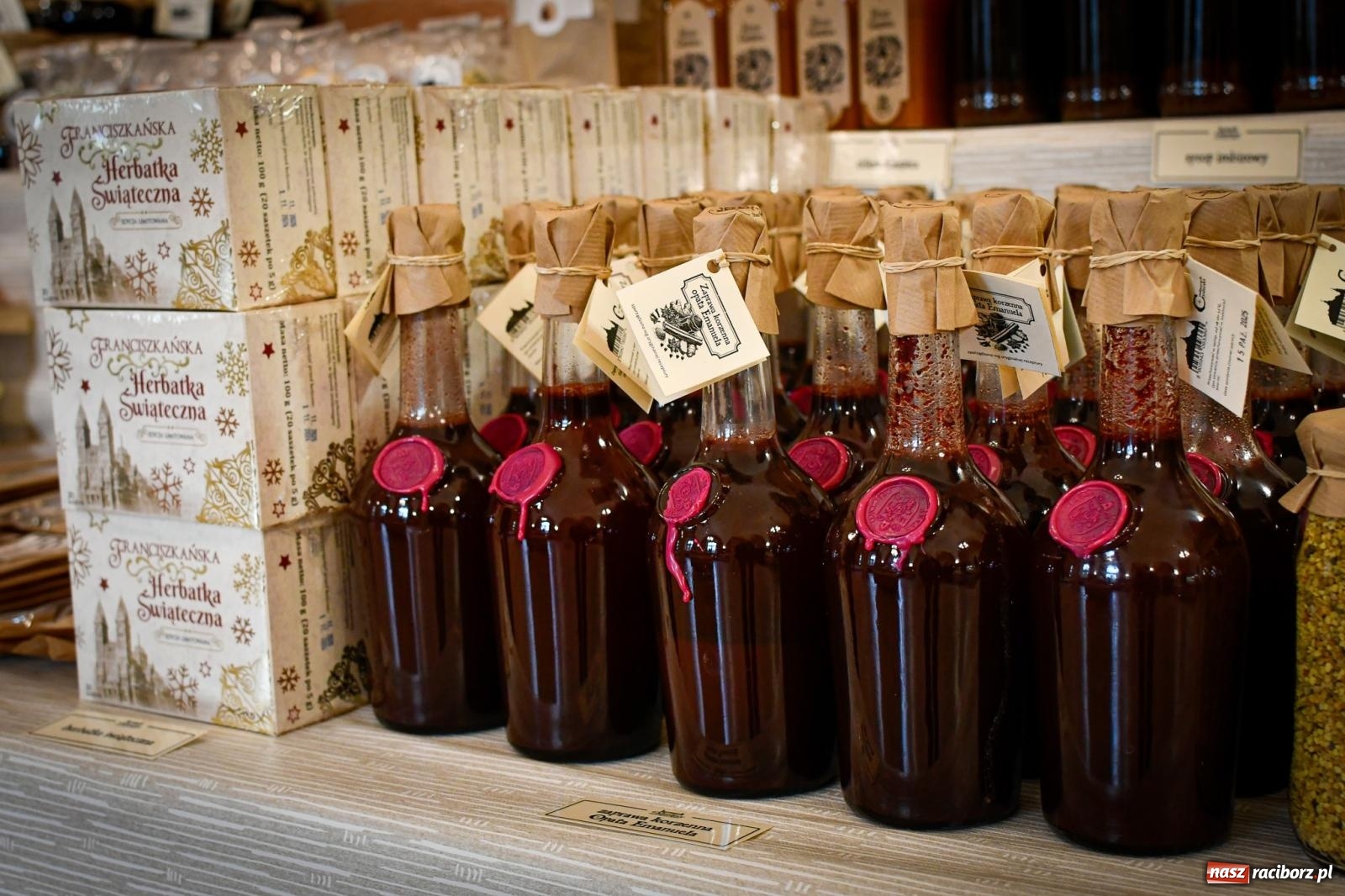 Zdjęcie w galerii na portalu naszraciborz.pl: Ruszył Adwentowy Jarmark w Starym Opactwie w Rudach – zaproszenie na magiczny czas świąt wiadomości z regionu