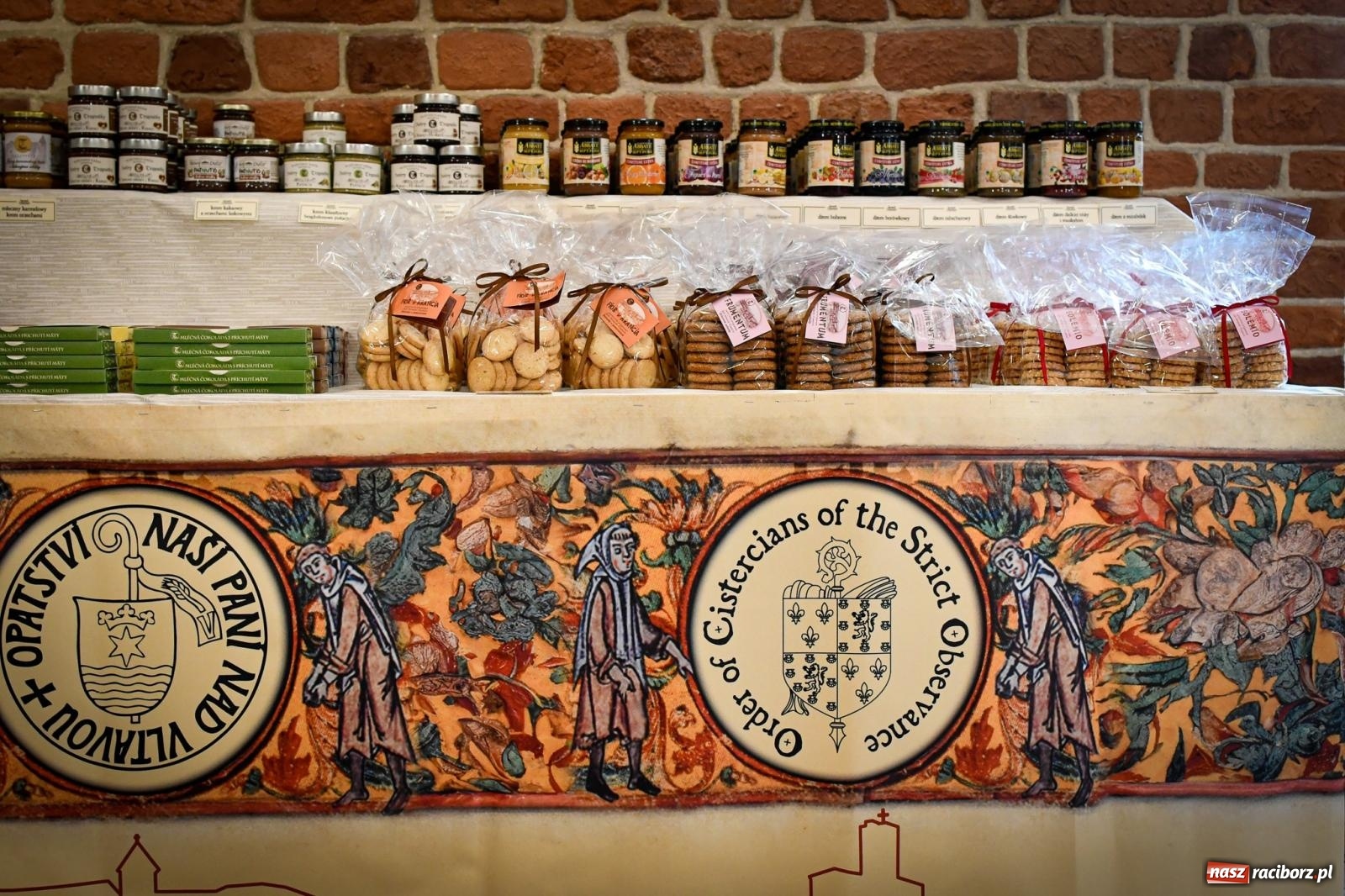 Zdjęcie w galerii na portalu naszraciborz.pl: Ruszył Adwentowy Jarmark w Starym Opactwie w Rudach – zaproszenie na magiczny czas świąt wiadomości z regionu