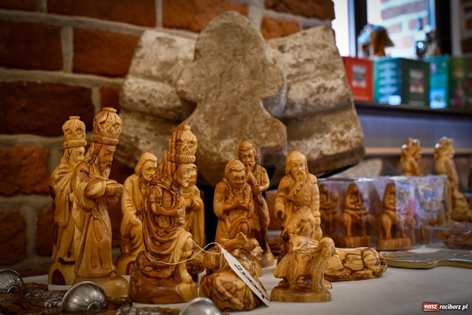 Zdjęcie w galerii na portalu naszraciborz.pl: Ruszył Adwentowy Jarmark w Starym Opactwie w Rudach – zaproszenie na magiczny czas świąt wiadomości z regionu