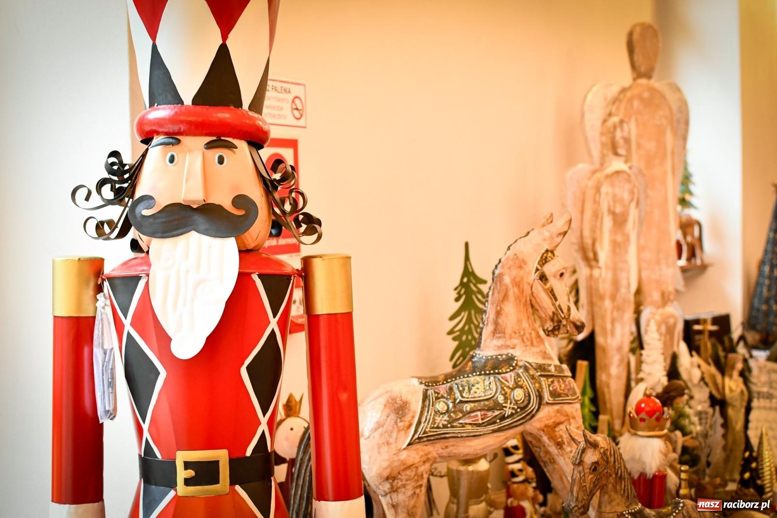 Zdjęcie w galerii na portalu naszraciborz.pl: Ruszył Adwentowy Jarmark w Starym Opactwie w Rudach – zaproszenie na magiczny czas świąt wiadomości z regionu