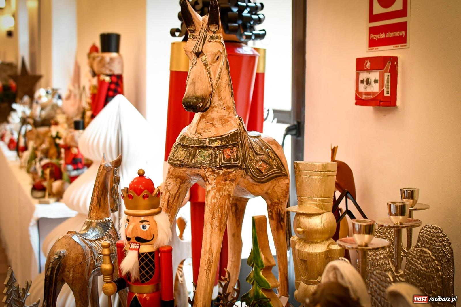 Zdjęcie w galerii na portalu naszraciborz.pl: Ruszył Adwentowy Jarmark w Starym Opactwie w Rudach – zaproszenie na magiczny czas świąt wiadomości z regionu