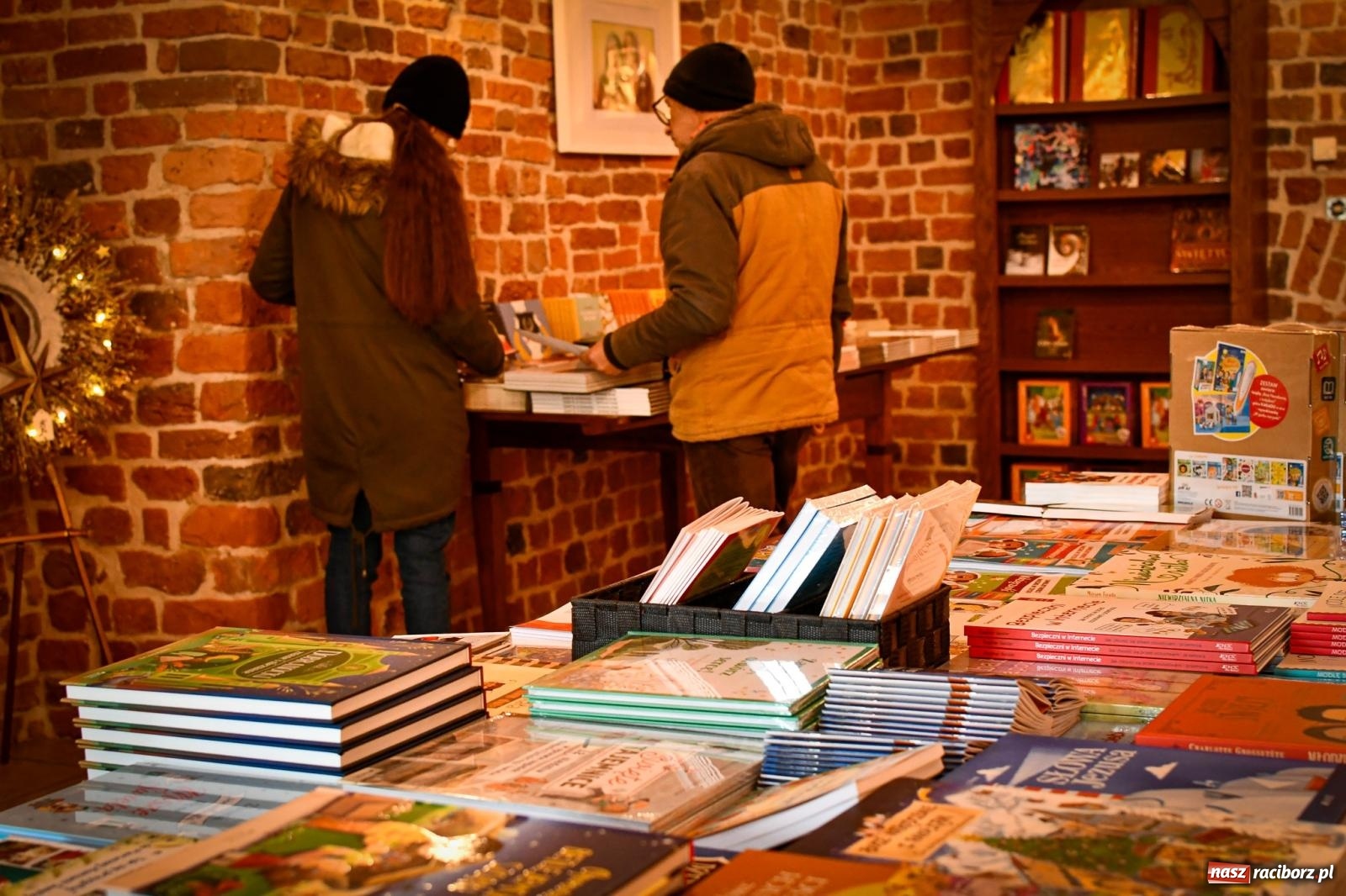 Zdjęcie w galerii na portalu naszraciborz.pl: Ruszył Adwentowy Jarmark w Starym Opactwie w Rudach – zaproszenie na magiczny czas świąt wiadomości z regionu