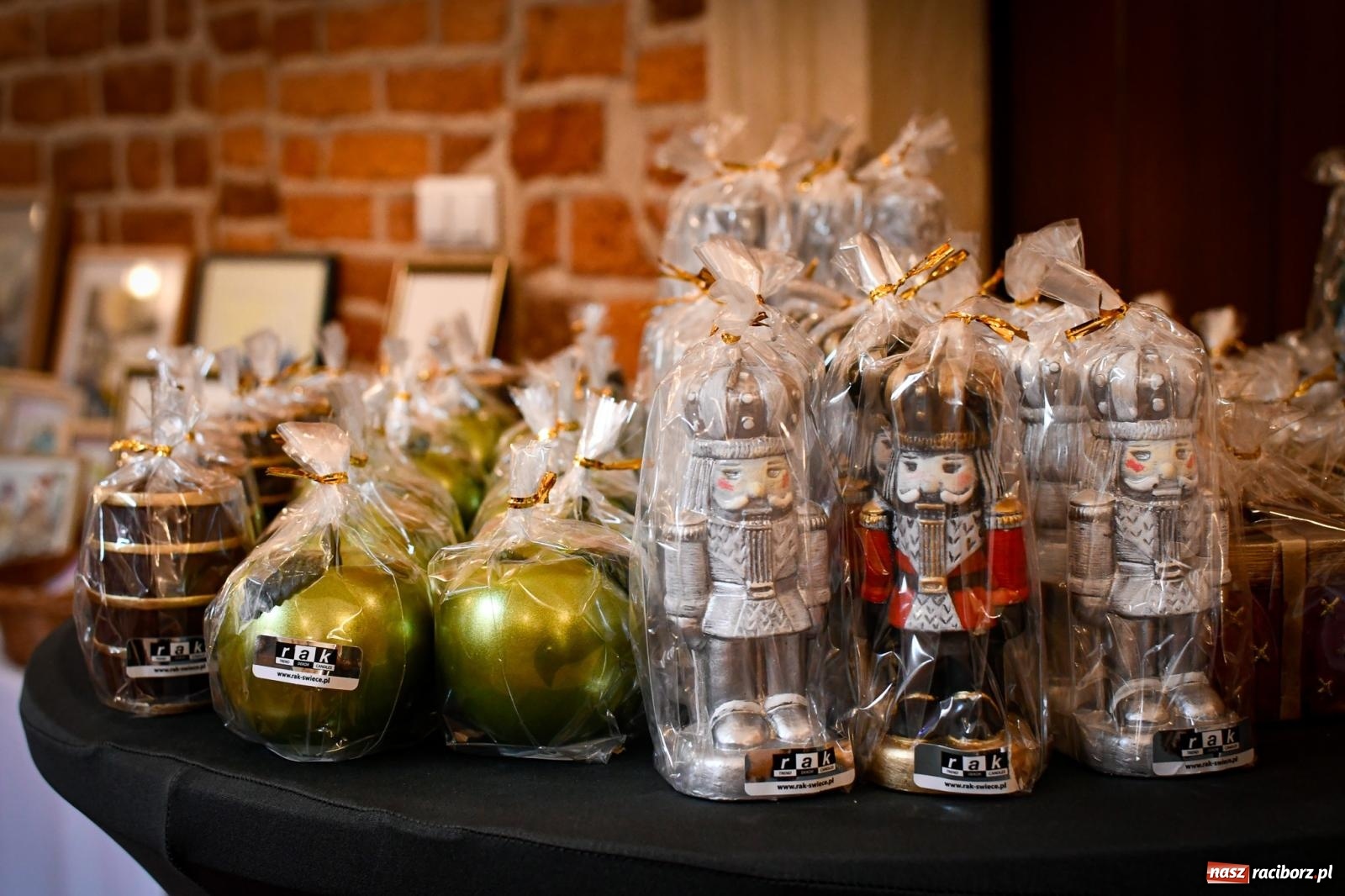 Zdjęcie w galerii na portalu naszraciborz.pl: Ruszył Adwentowy Jarmark w Starym Opactwie w Rudach – zaproszenie na magiczny czas świąt wiadomości z regionu