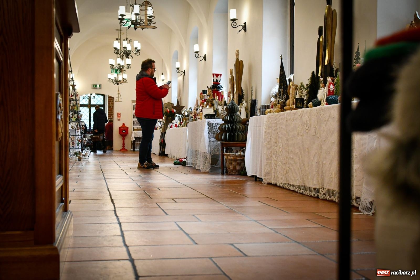 Zdjęcie w galerii na portalu naszraciborz.pl: Ruszył Adwentowy Jarmark w Starym Opactwie w Rudach – zaproszenie na magiczny czas świąt wiadomości z regionu