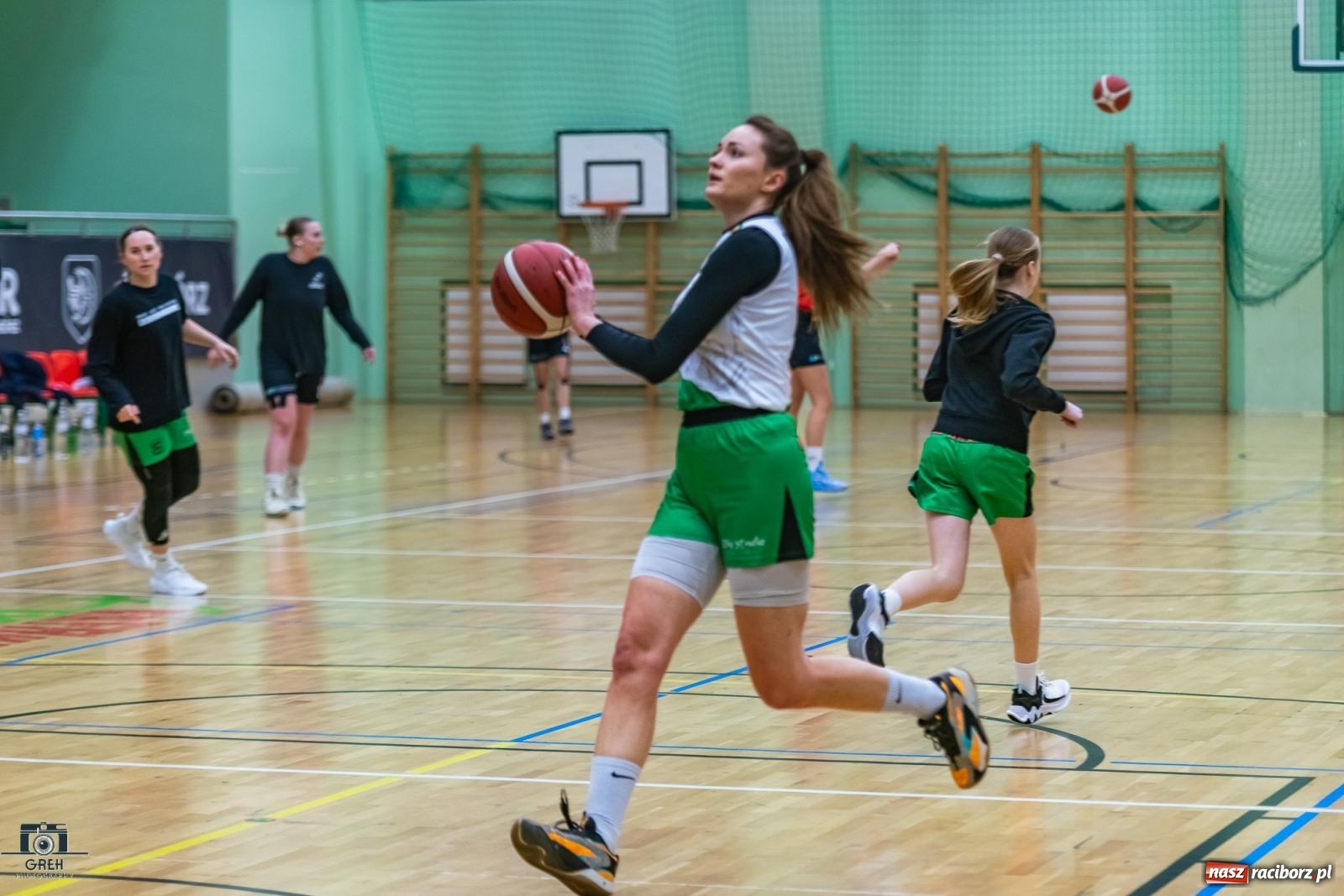 Zdjęcie w galerii na portalu naszraciborz.pl: Na zawale, albo wcale. Kolejna wygrana RKK AZS Racibórz [FOTO i WIDEO] wiadomości z regionu
