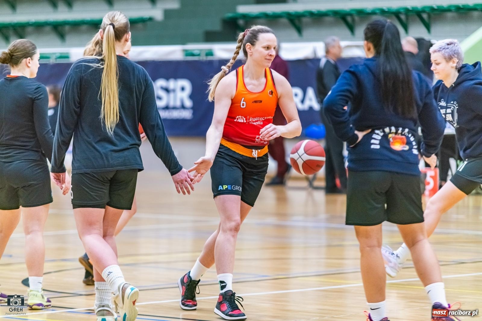 Zdjęcie w galerii na portalu naszraciborz.pl: Na zawale, albo wcale. Kolejna wygrana RKK AZS Racibórz [FOTO i WIDEO] wiadomości z regionu