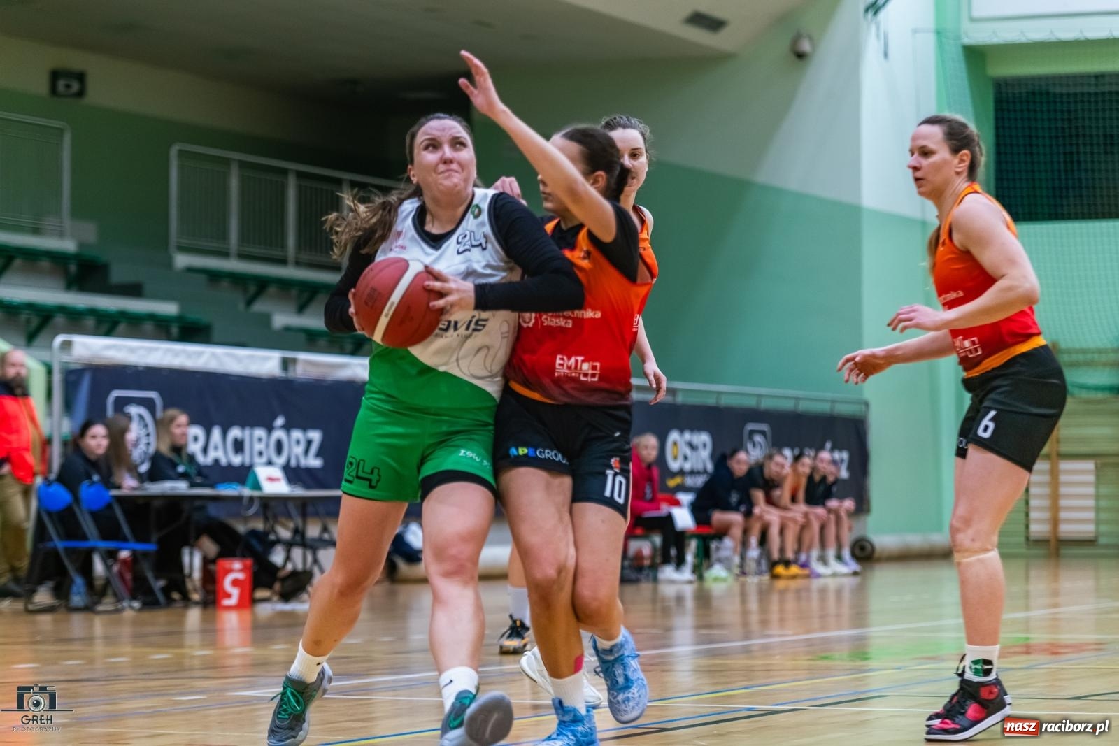 Zdjęcie w galerii na portalu naszraciborz.pl: Na zawale, albo wcale. Kolejna wygrana RKK AZS Racibórz [FOTO i WIDEO] wiadomości z regionu