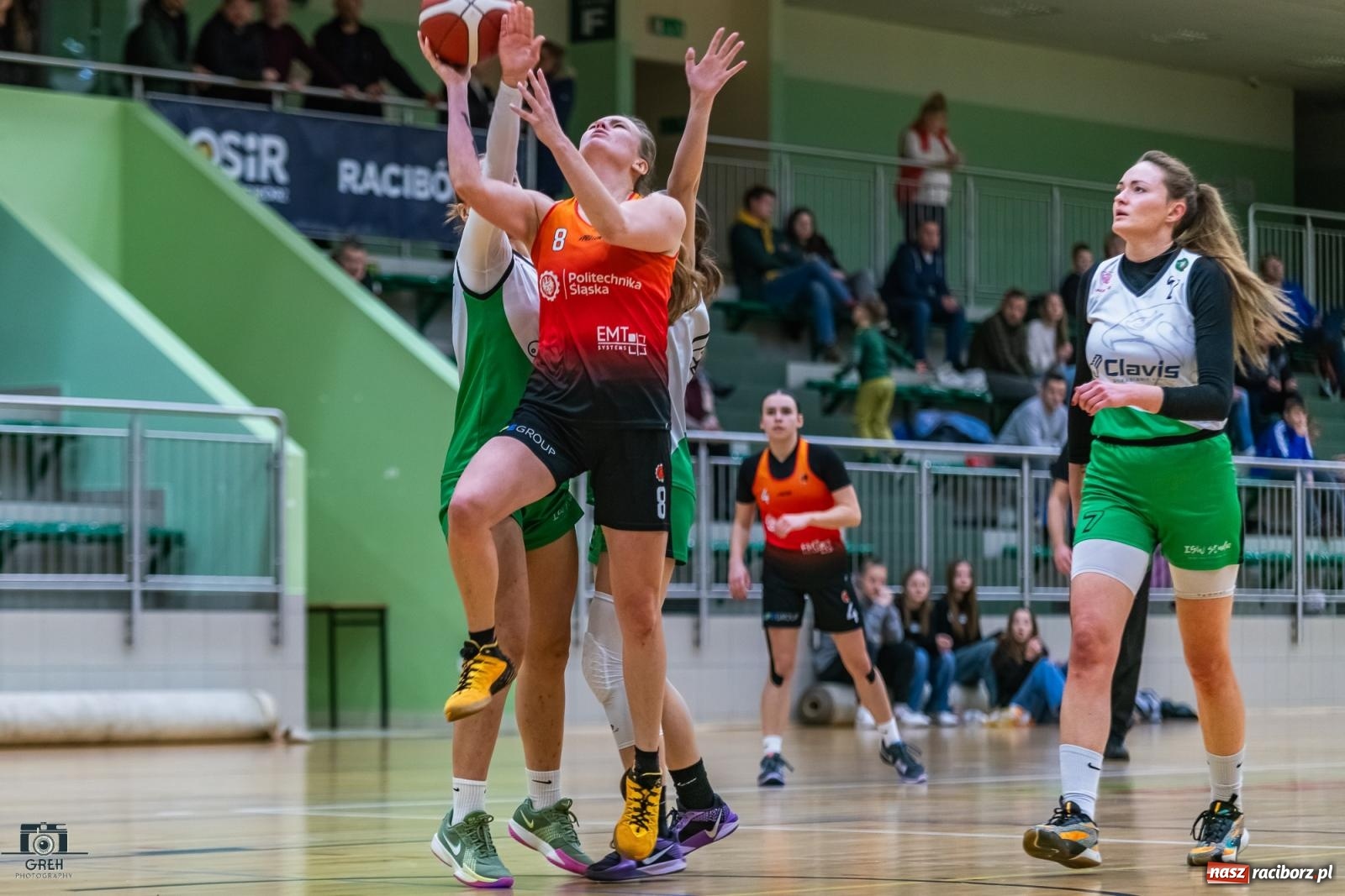 Zdjęcie w galerii na portalu naszraciborz.pl: Na zawale, albo wcale. Kolejna wygrana RKK AZS Racibórz [FOTO i WIDEO] wiadomości z regionu
