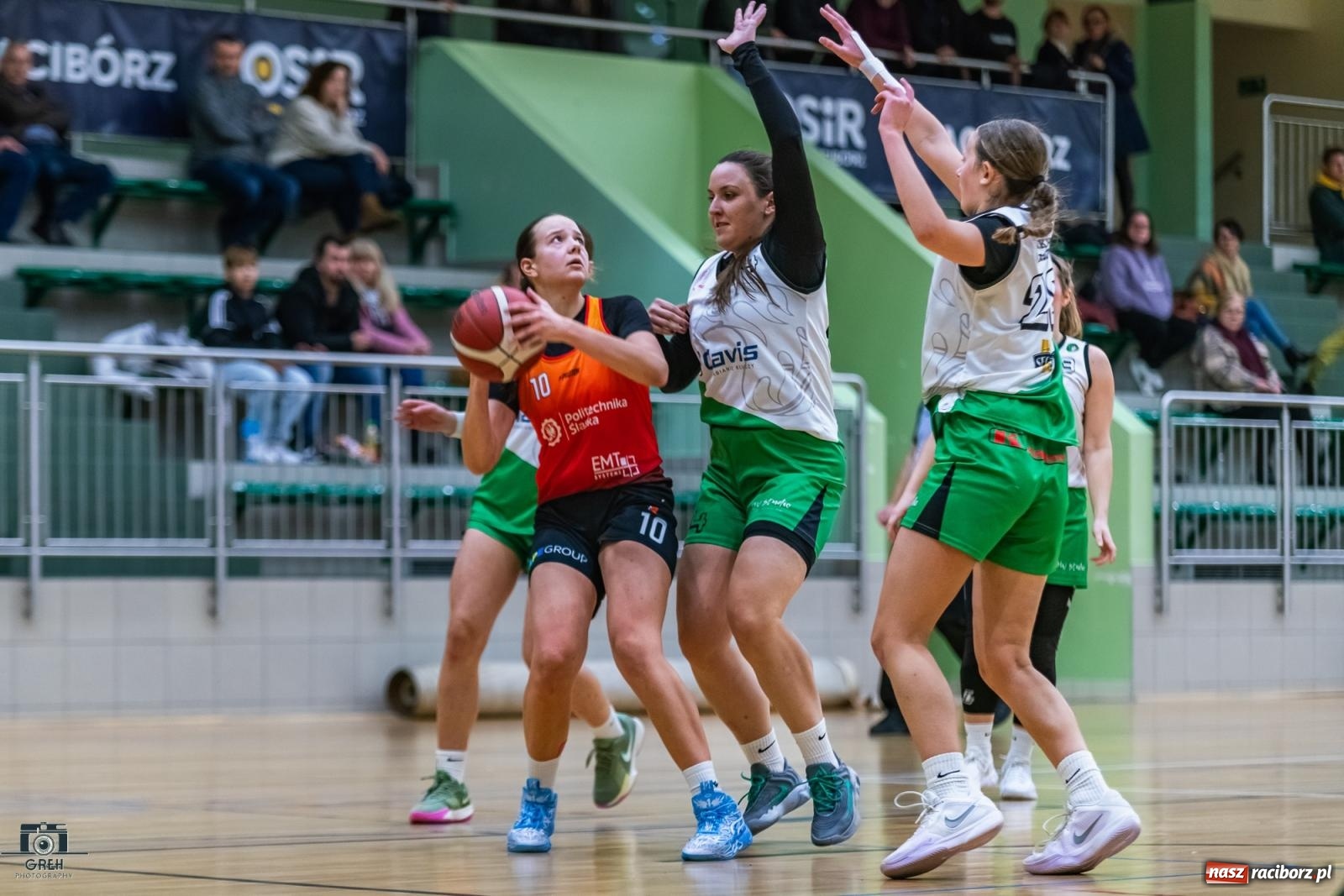 Zdjęcie w galerii na portalu naszraciborz.pl: Na zawale, albo wcale. Kolejna wygrana RKK AZS Racibórz [FOTO i WIDEO] wiadomości z regionu