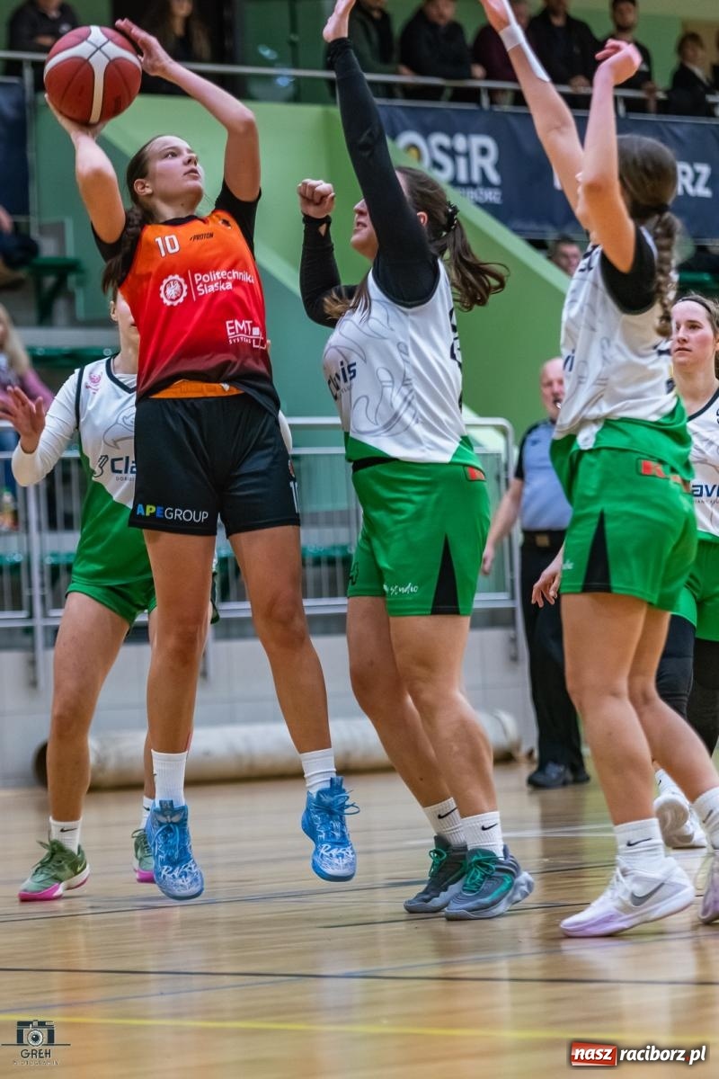 Zdjęcie w galerii na portalu naszraciborz.pl: Na zawale, albo wcale. Kolejna wygrana RKK AZS Racibórz [FOTO i WIDEO] wiadomości z regionu