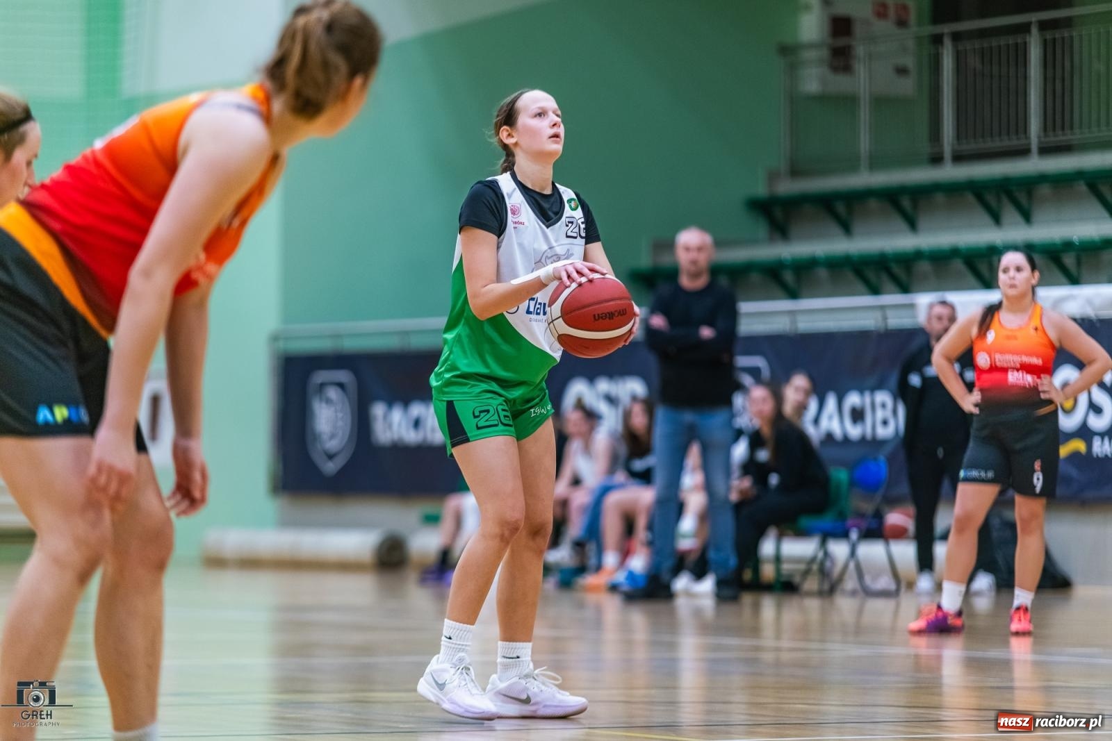 Zdjęcie w galerii na portalu naszraciborz.pl: Na zawale, albo wcale. Kolejna wygrana RKK AZS Racibórz [FOTO i WIDEO] wiadomości z regionu