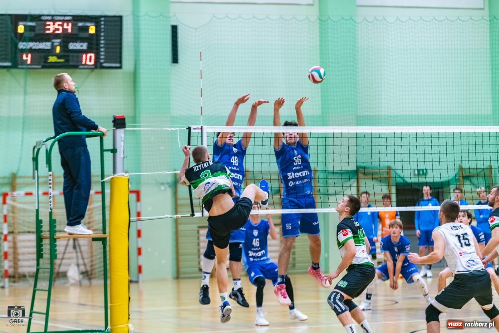 Zdjęcie w galerii na portalu naszraciborz.pl: Wyrównany bój w hali przy Łąkowej. KS Racibórz nadal na szczycie [FOTO i WIDEO] wiadomości z regionu