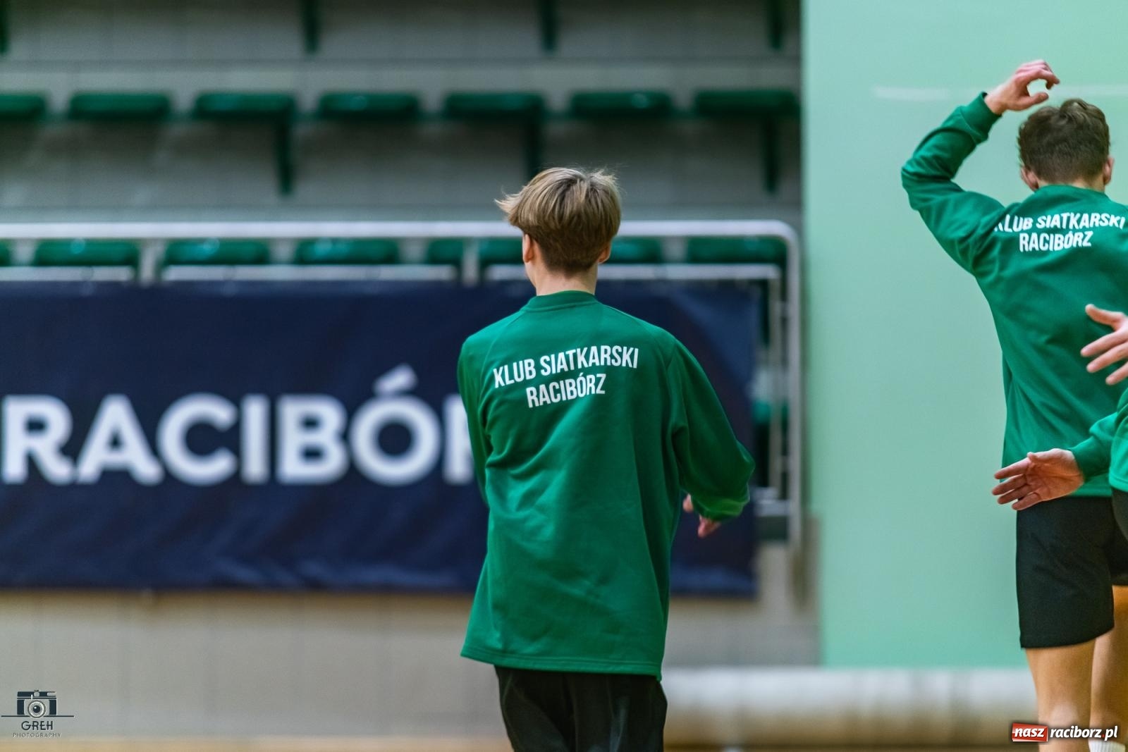 Zdjęcie w galerii na portalu naszraciborz.pl: Wyrównany bój w hali przy Łąkowej. KS Racibórz nadal na szczycie [FOTO i WIDEO] wiadomości z regionu