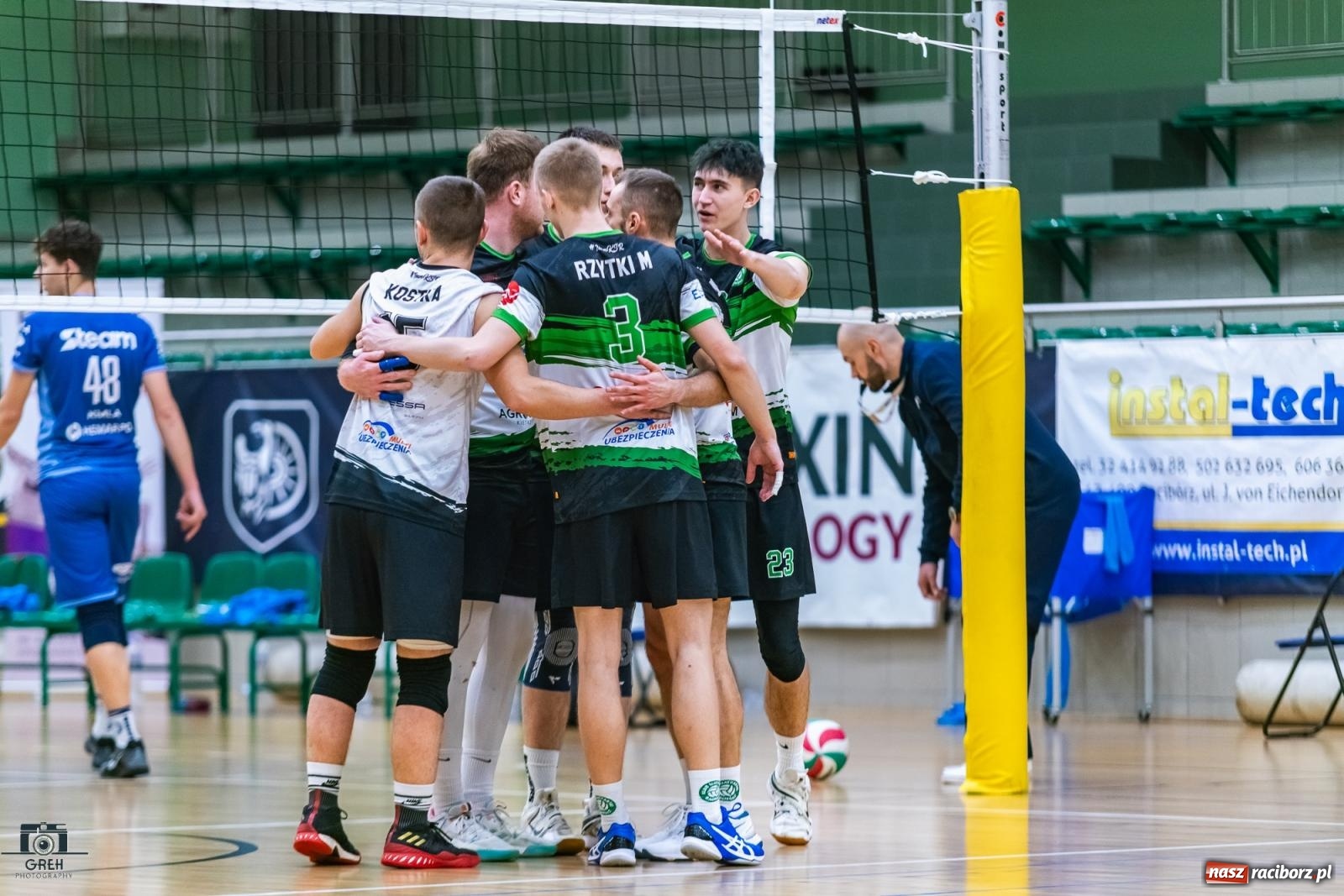 Zdjęcie w galerii na portalu naszraciborz.pl: Wyrównany bój w hali przy Łąkowej. KS Racibórz nadal na szczycie [FOTO i WIDEO] wiadomości z regionu