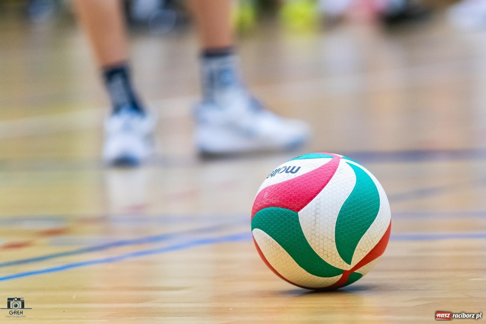 Zdjęcie w galerii na portalu naszraciborz.pl: Wyrównany bój w hali przy Łąkowej. KS Racibórz nadal na szczycie [FOTO i WIDEO] wiadomości z regionu