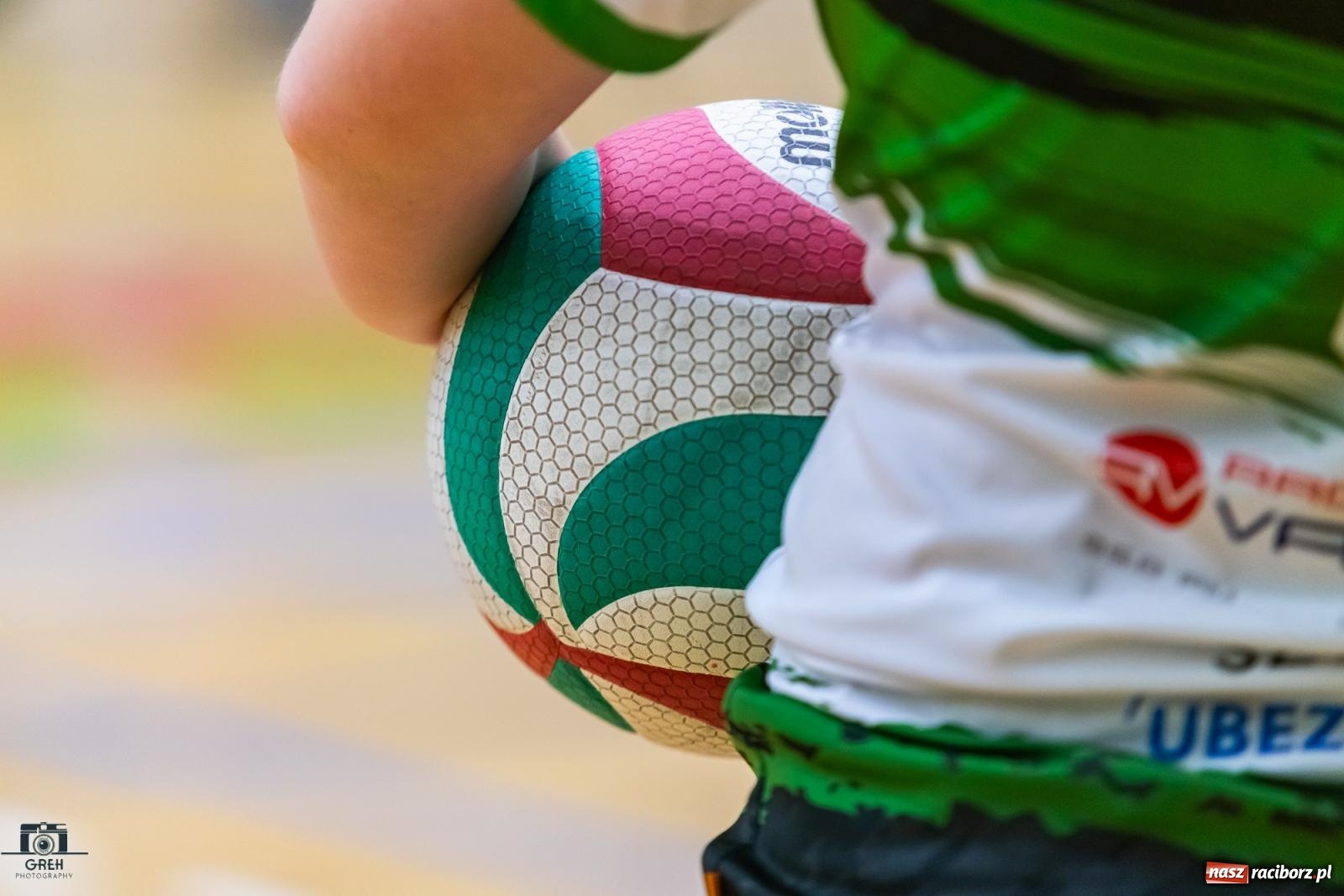 Zdjęcie w galerii na portalu naszraciborz.pl: Wyrównany bój w hali przy Łąkowej. KS Racibórz nadal na szczycie [FOTO i WIDEO] wiadomości z regionu