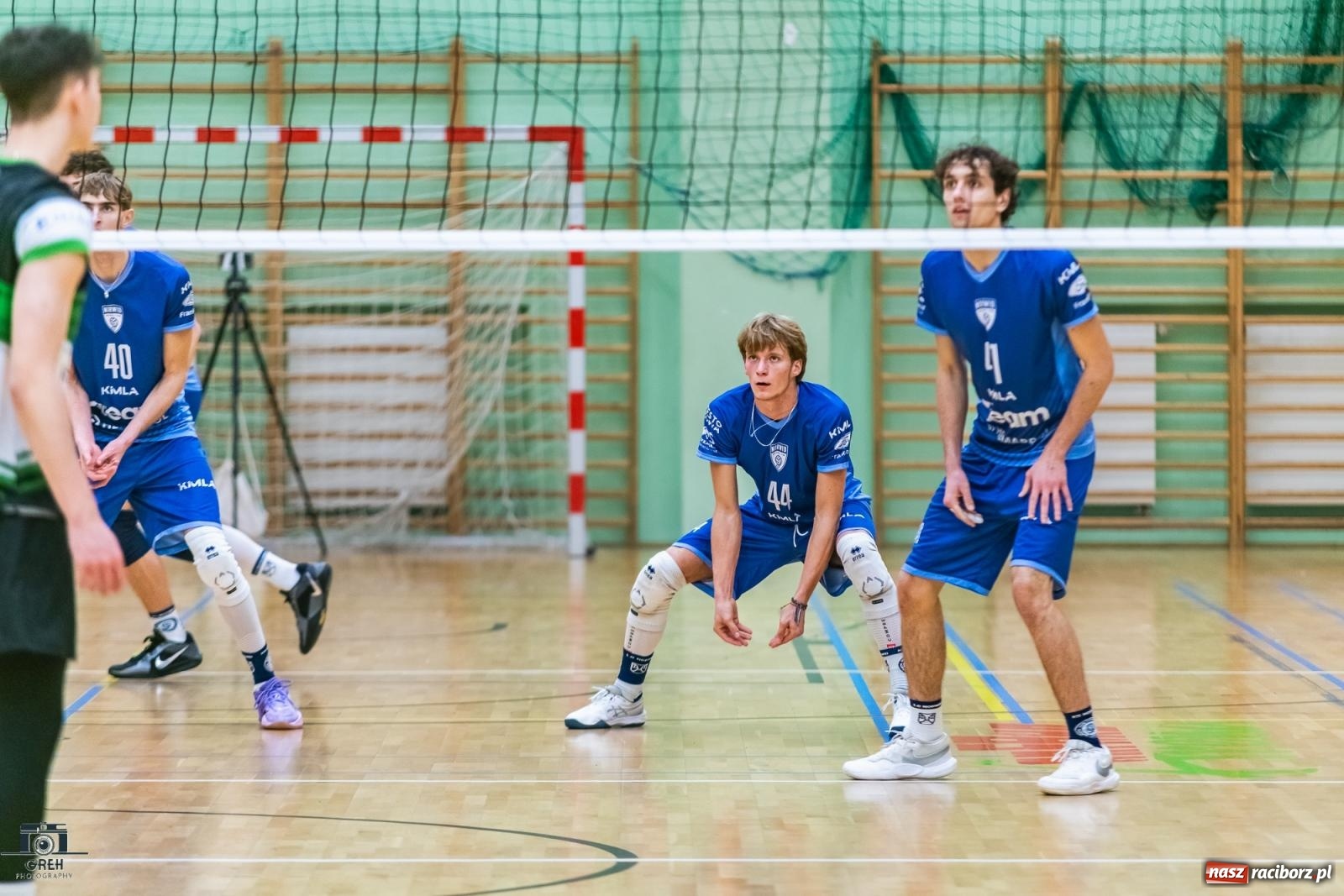 Zdjęcie w galerii na portalu naszraciborz.pl: Wyrównany bój w hali przy Łąkowej. KS Racibórz nadal na szczycie [FOTO i WIDEO] wiadomości z regionu
