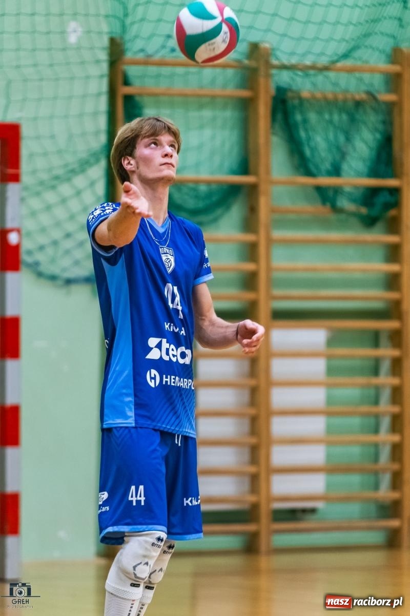 Zdjęcie w galerii na portalu naszraciborz.pl: Wyrównany bój w hali przy Łąkowej. KS Racibórz nadal na szczycie [FOTO i WIDEO] wiadomości z regionu